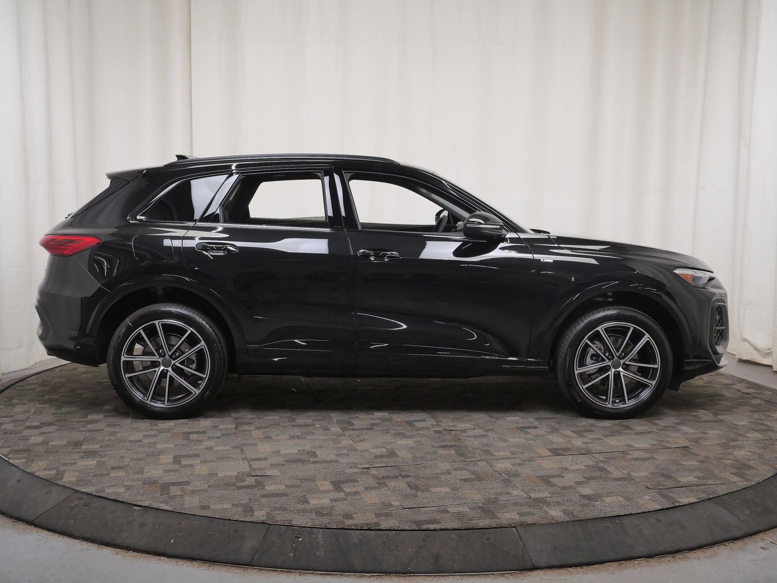Thumbnail: 2026 Audi Q5 - 7