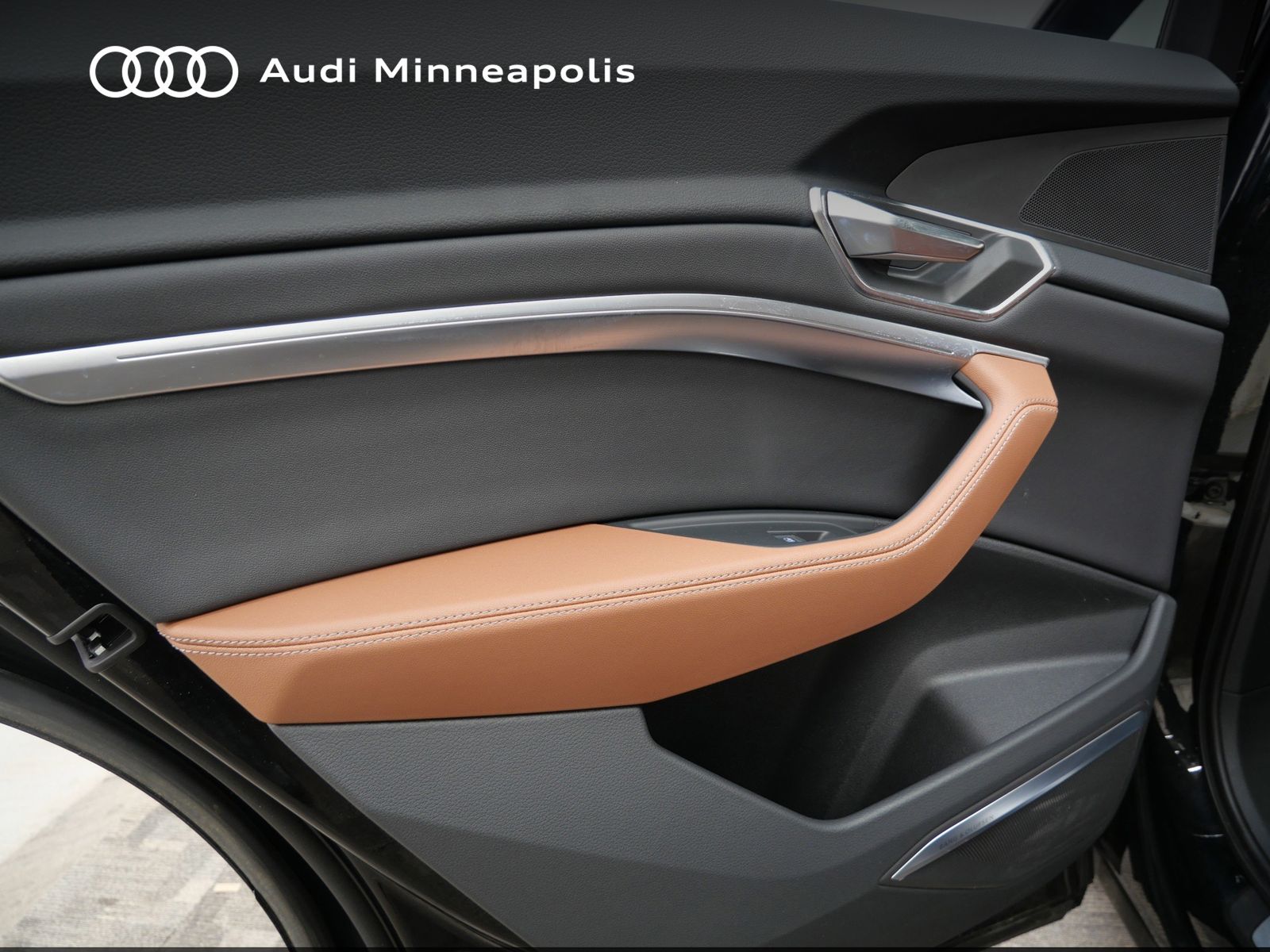 Thumbnail: 2024 Audi Q8 e-tron - 16