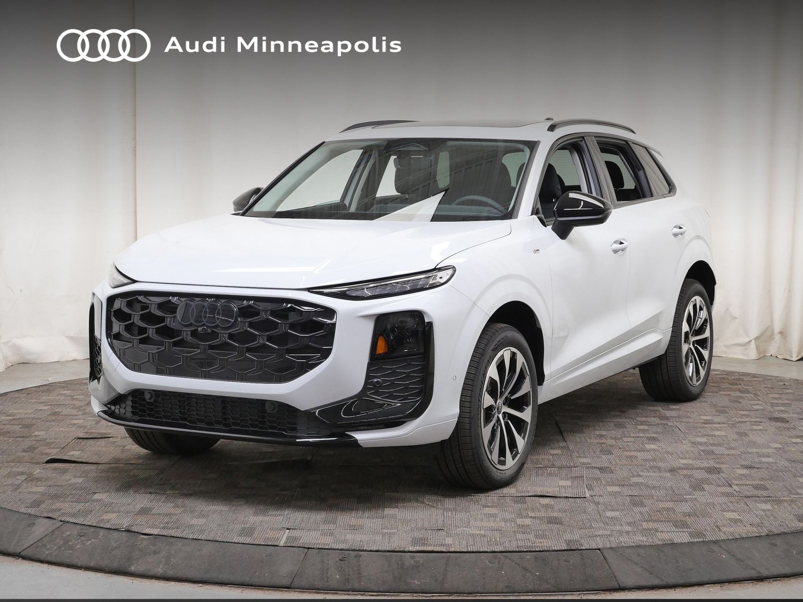 2026 Audi Q3 S line quattro's photo