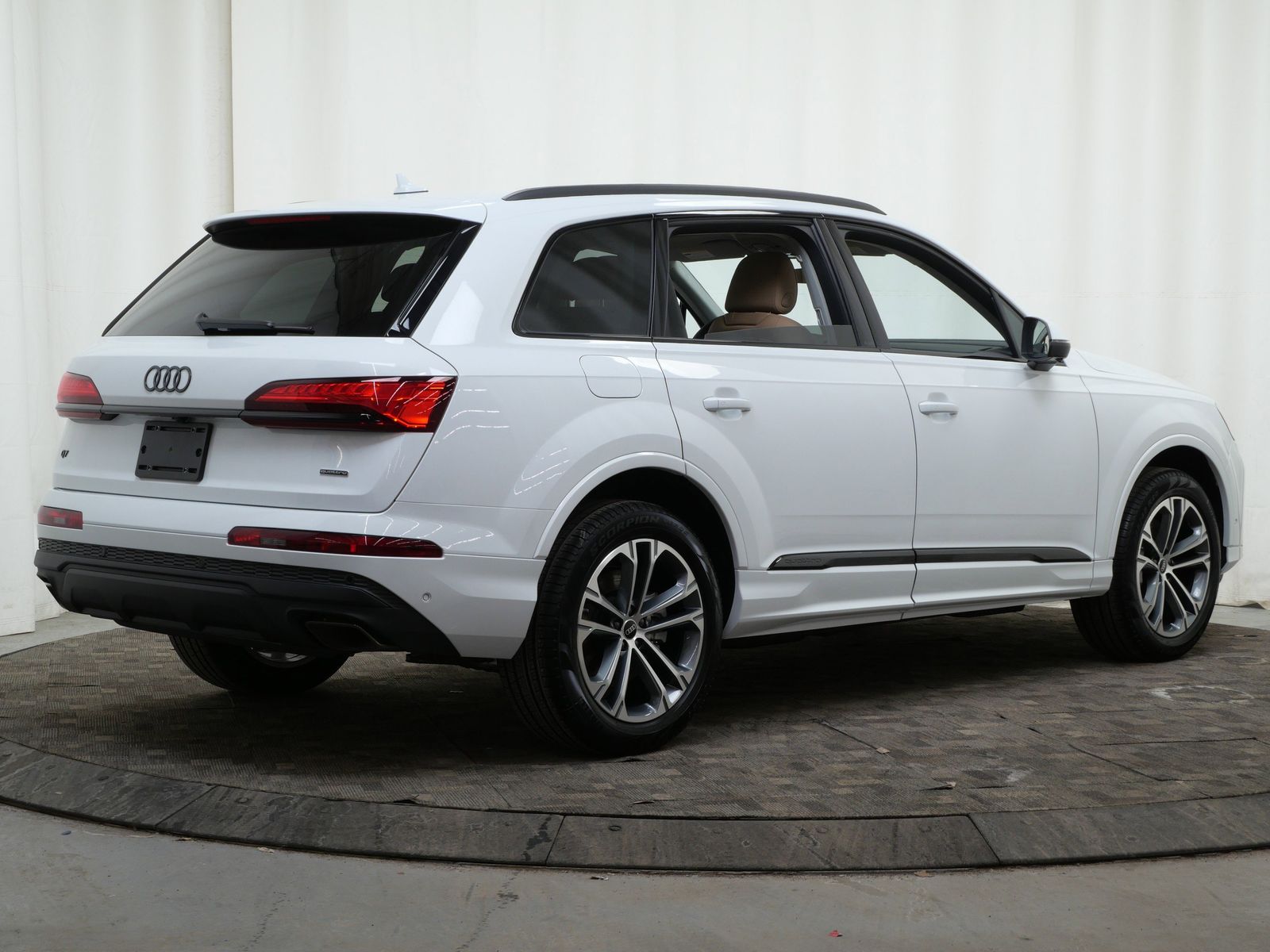 Thumbnail: 2026 Audi Q7 - 6