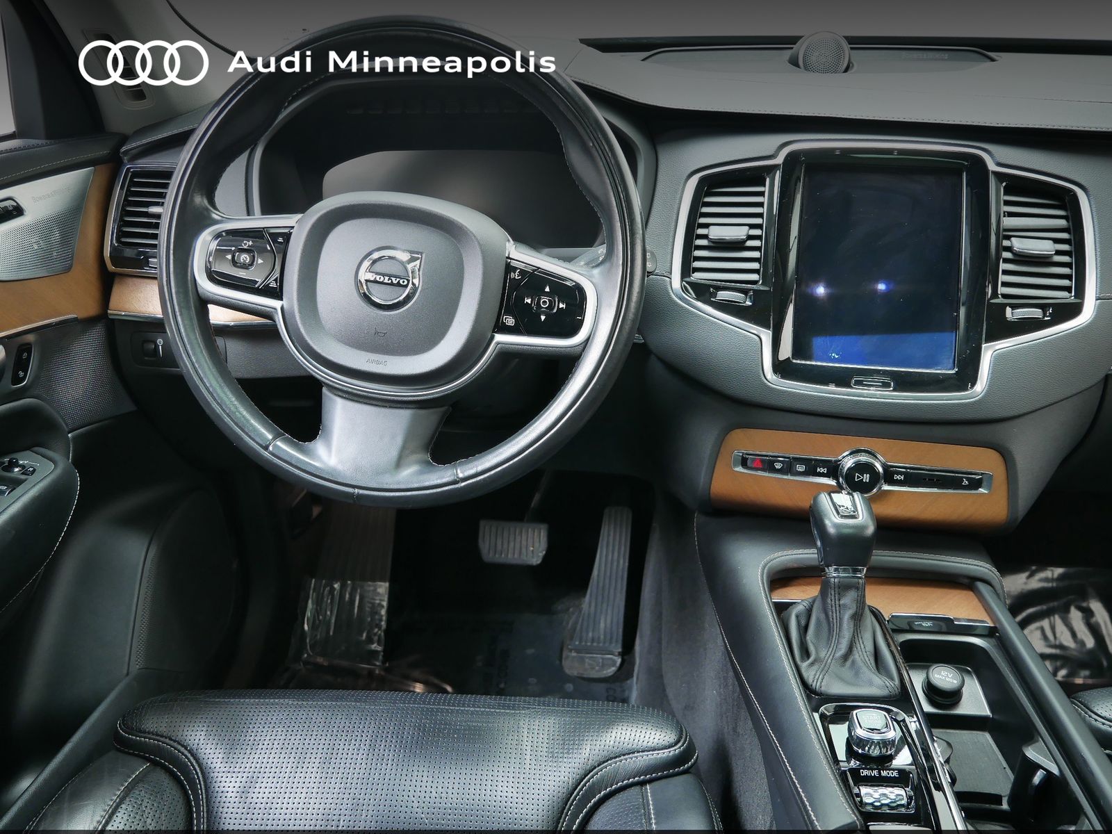 Thumbnail: 2018 Volvo XC90 - 17