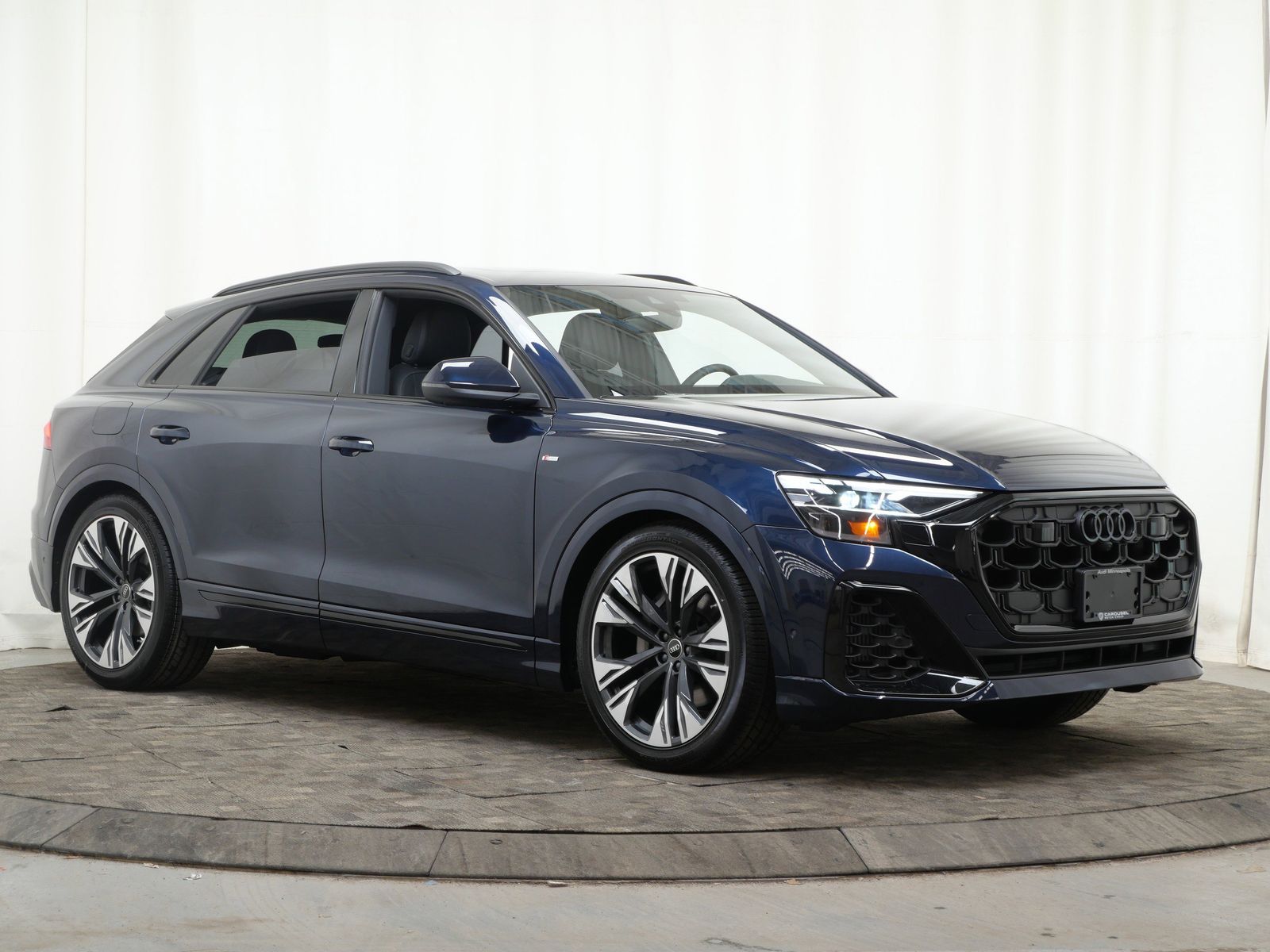 Thumbnail: 2026 Audi Q8 - 8