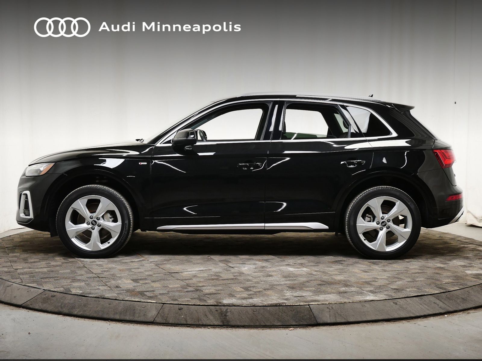 Thumbnail: 2023 Audi Q5 - 3