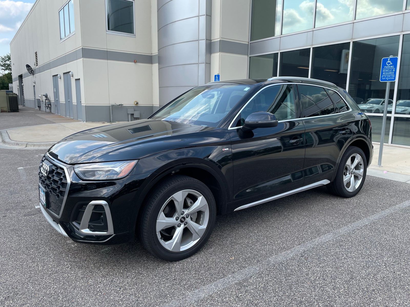 Thumbnail: 2022 Audi Q5 - 4