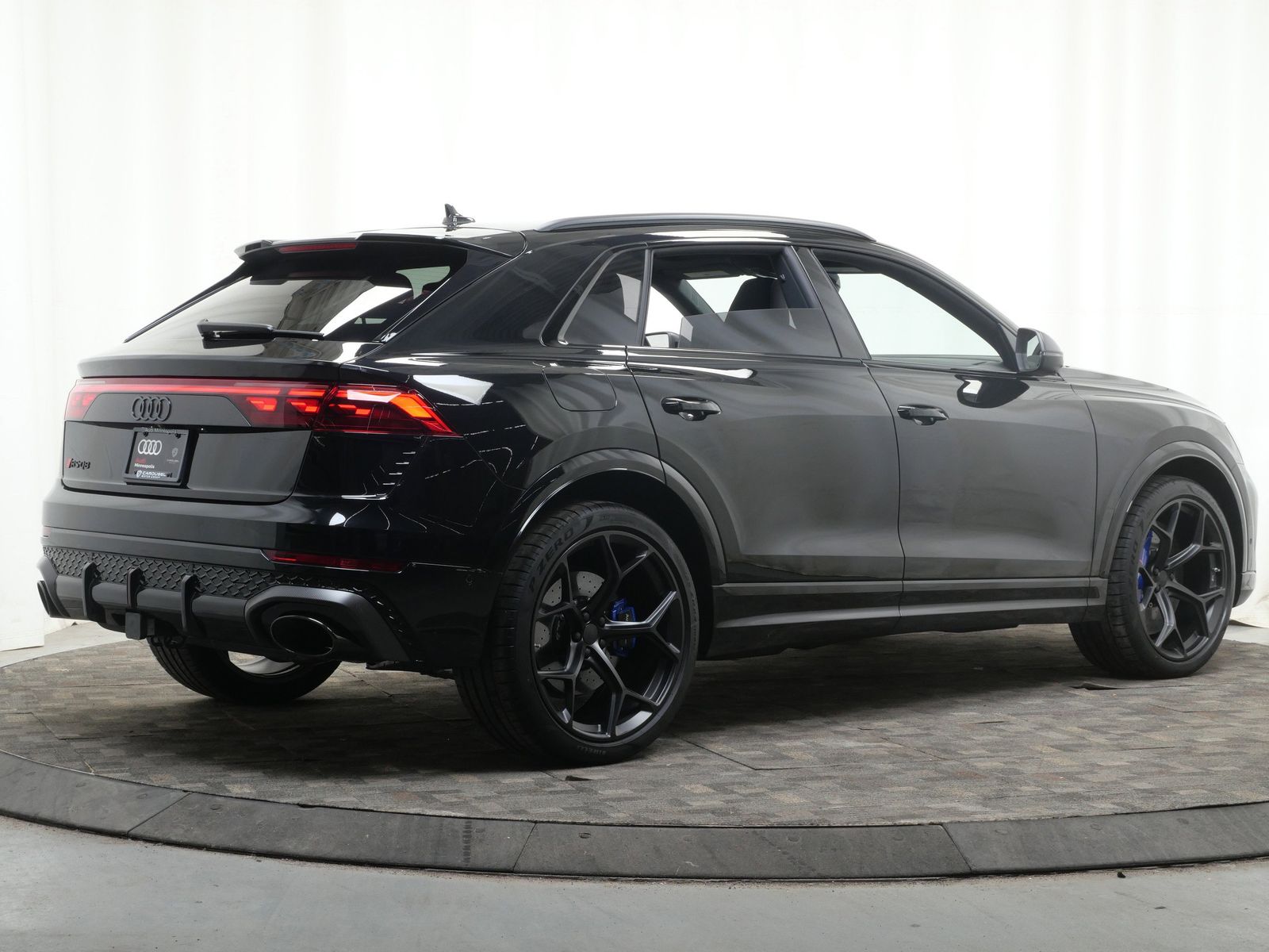 Thumbnail: 2026 Audi RS Q8 - 6