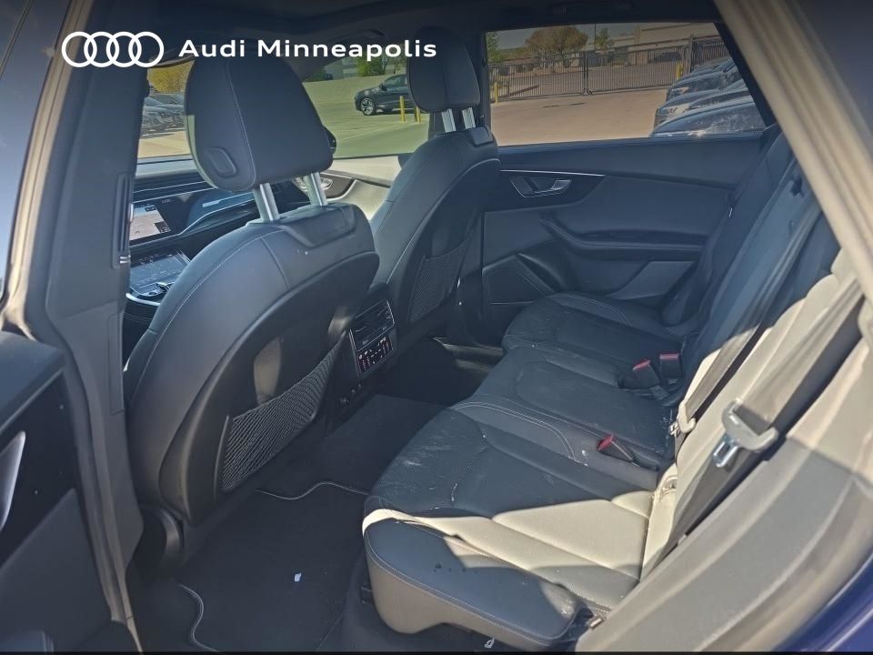 Thumbnail: 2023 Audi Q8 - 16