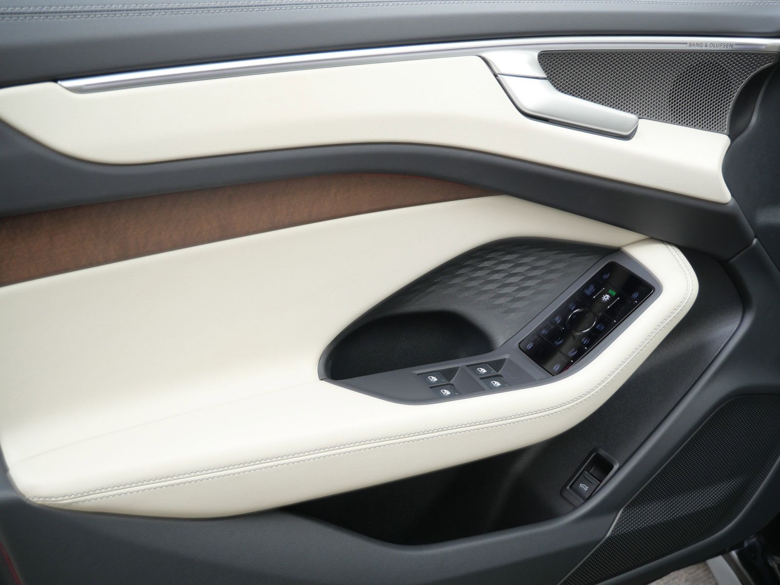 Thumbnail: 2026 Audi A6 - 10