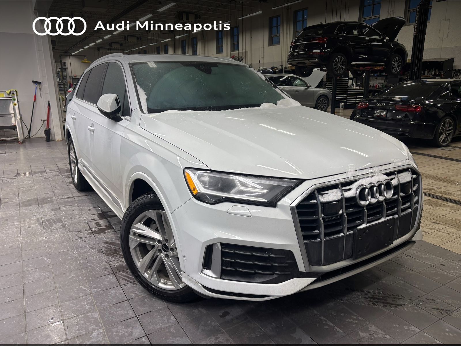 Thumbnail: 2023 Audi Q7 - 1