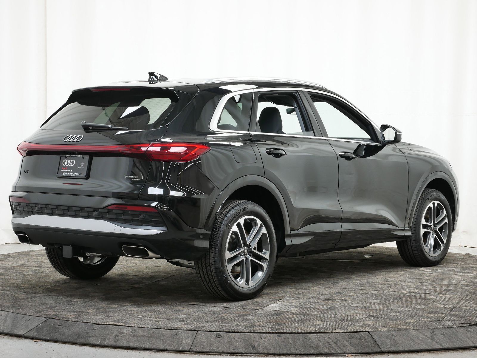 Thumbnail: 2025 Audi Q5 - 6