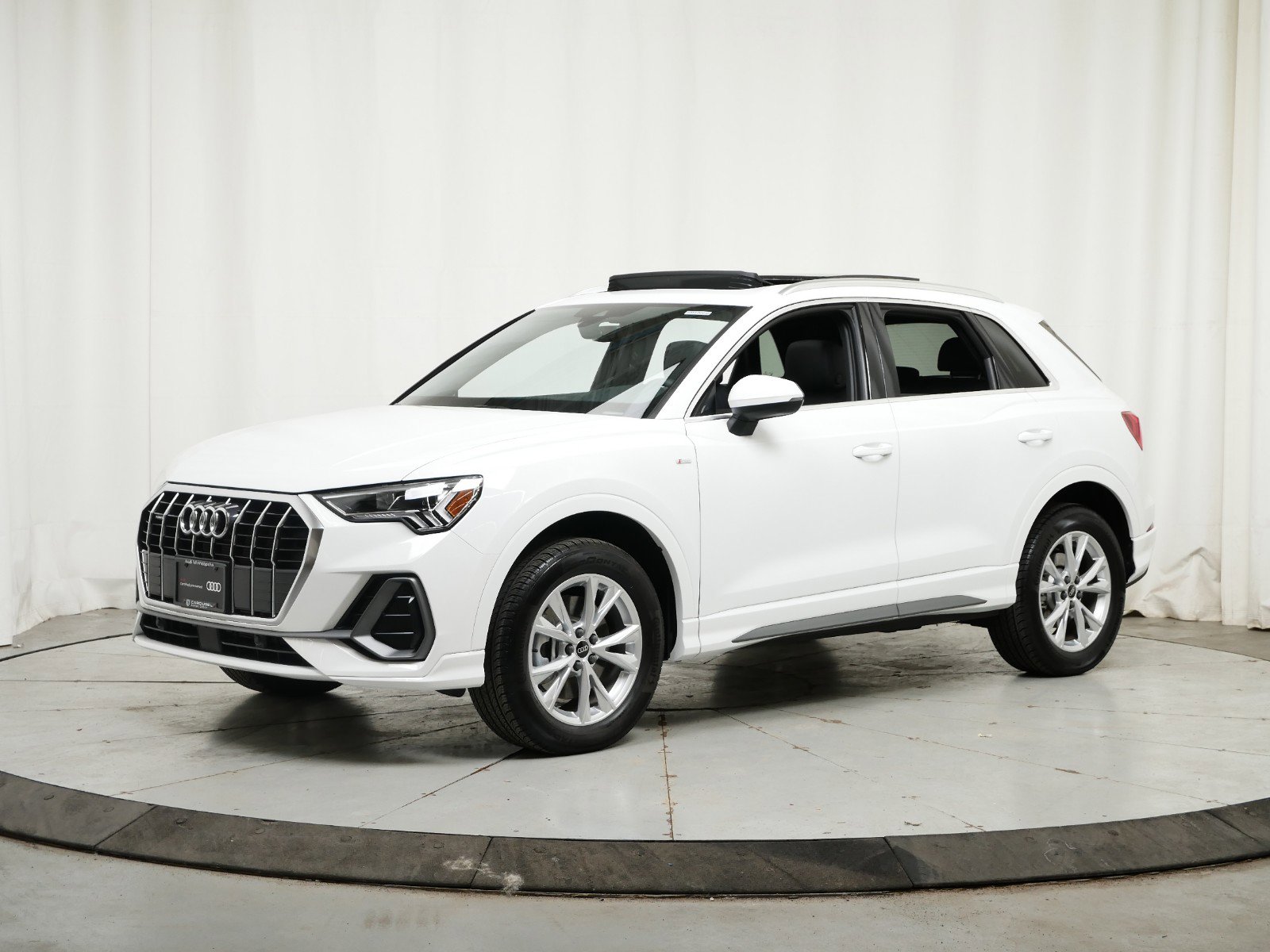 Thumbnail: 2023 Audi Q3 - 4