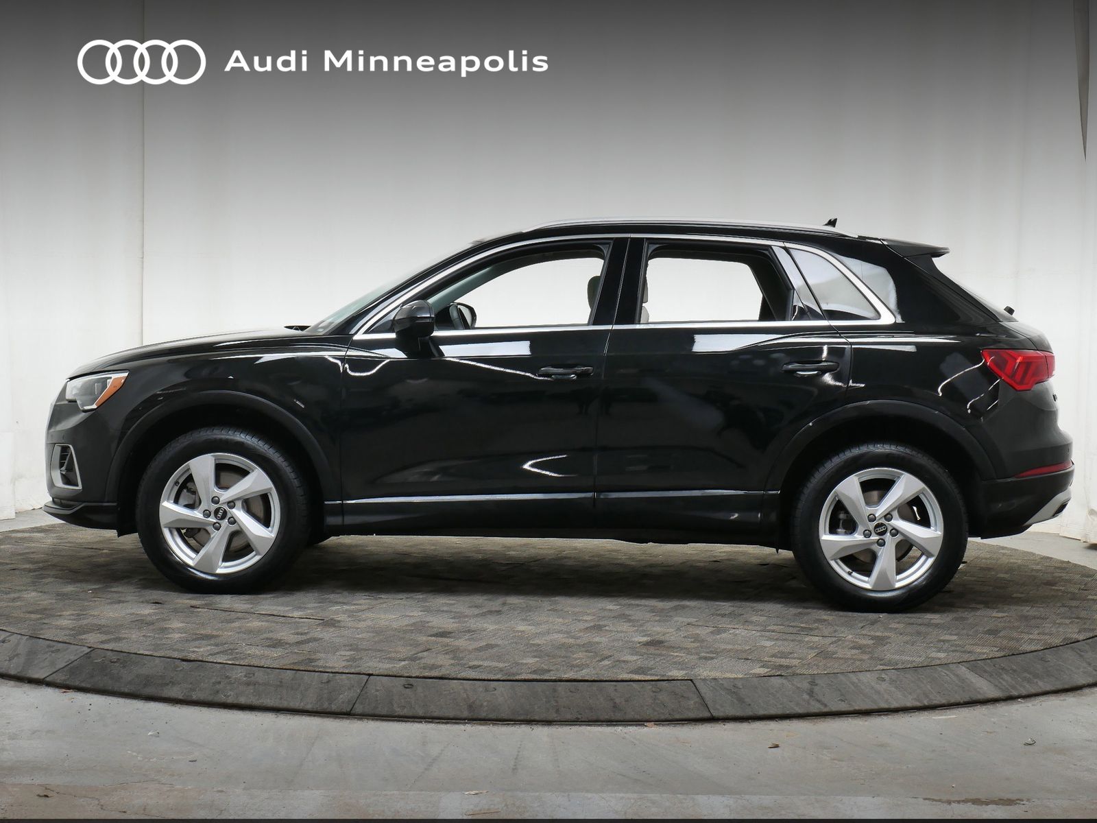 Thumbnail: 2022 Audi Q3 - 3