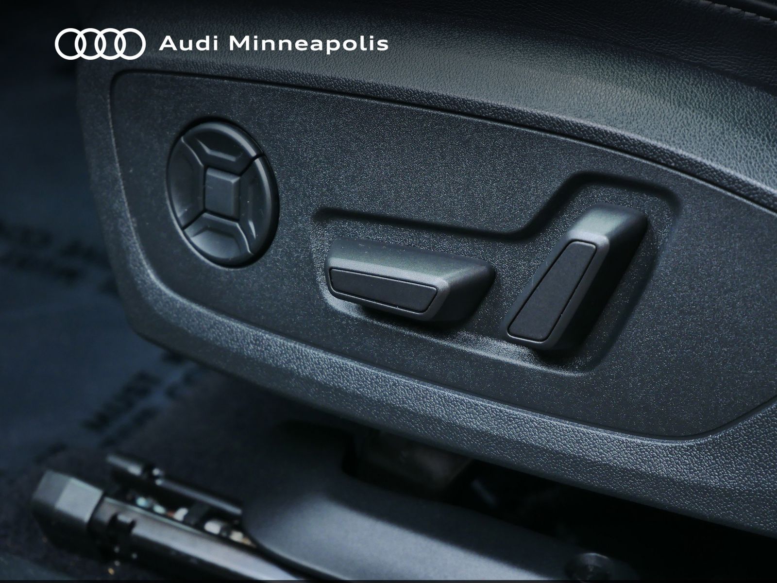Thumbnail: 2023 Audi Q4 e-tron - 13