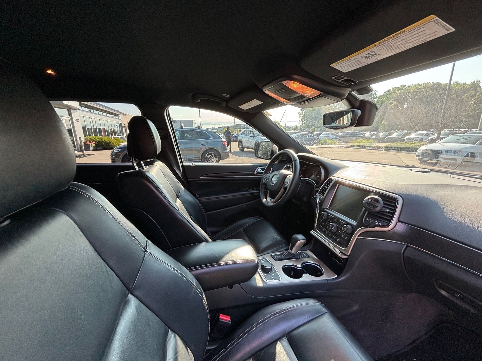 Thumbnail: 2017 Jeep Grand Cherokee - 8