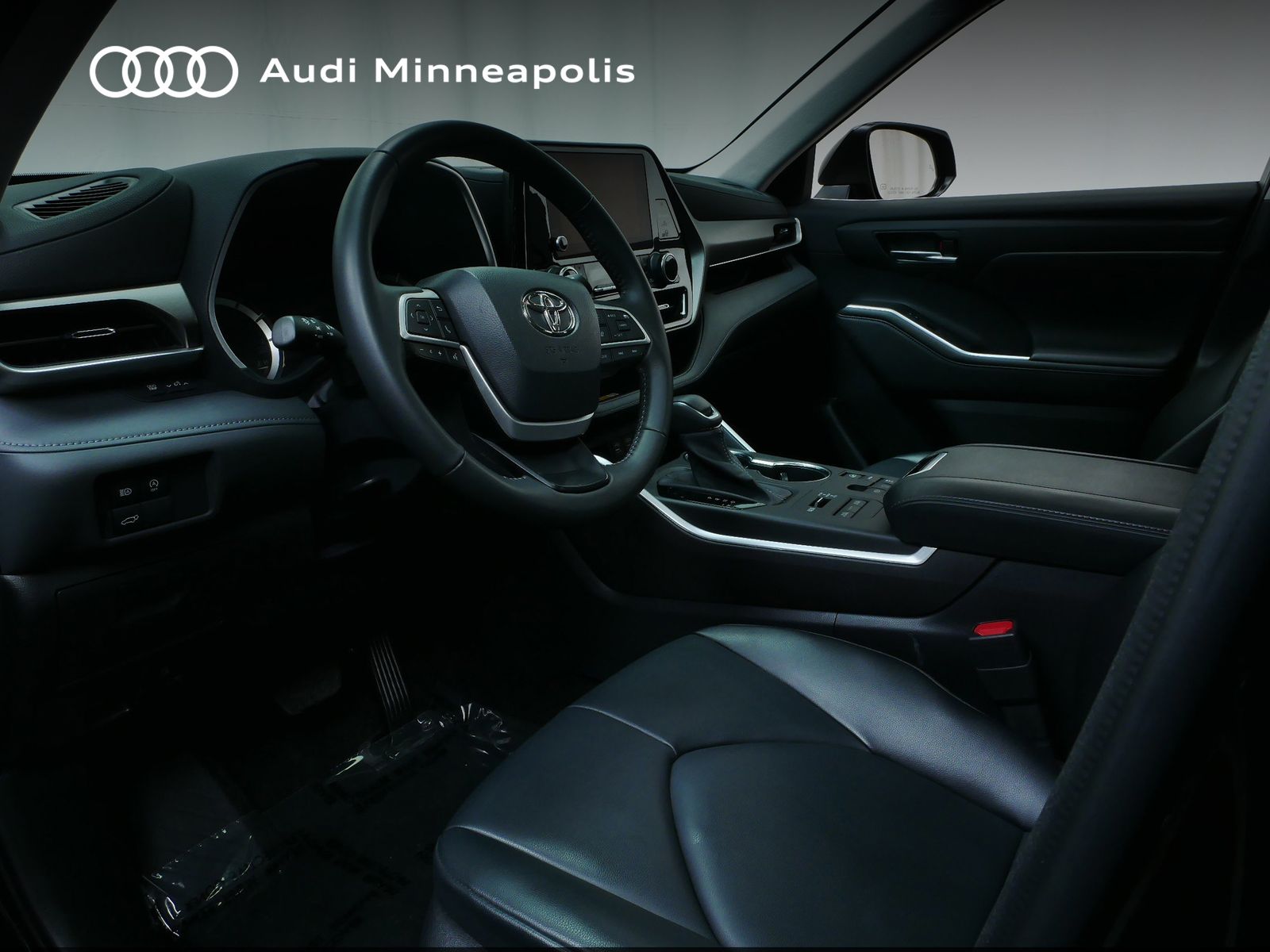 Thumbnail: 2023 Toyota Highlander - 2