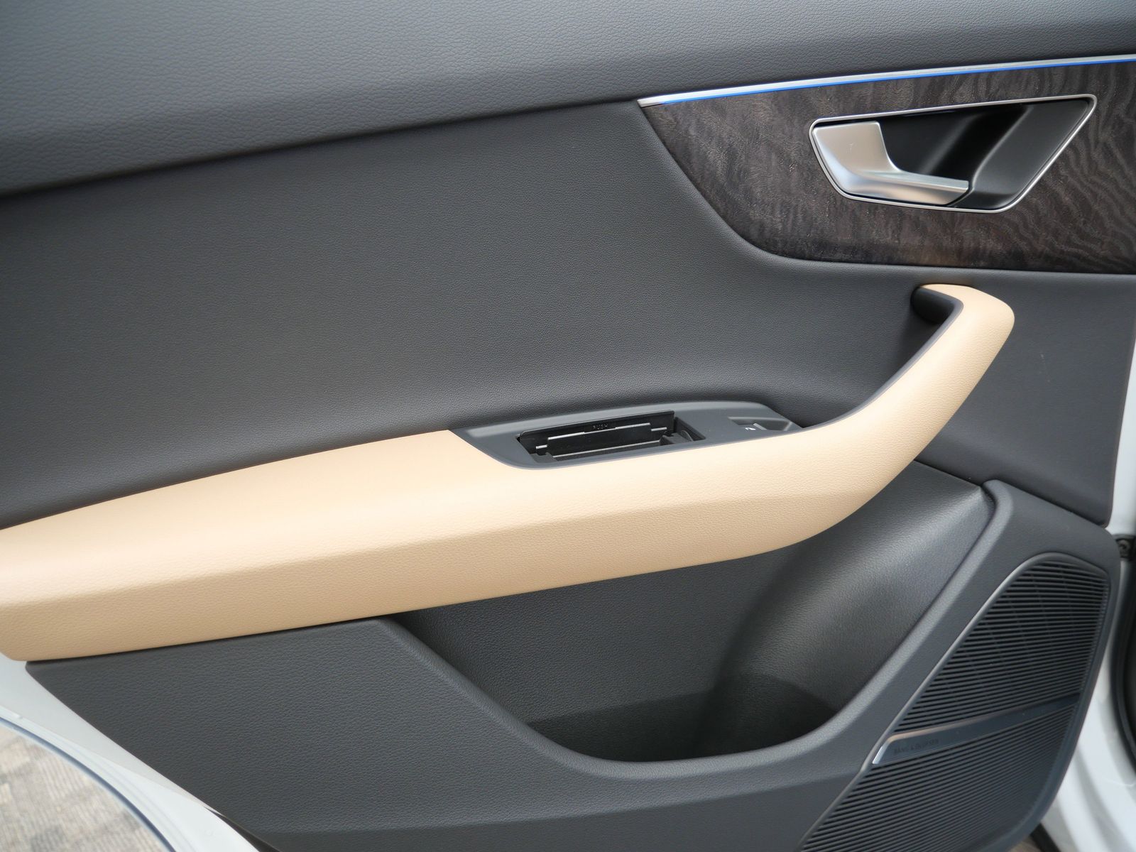 Thumbnail: 2026 Audi Q7 - 13