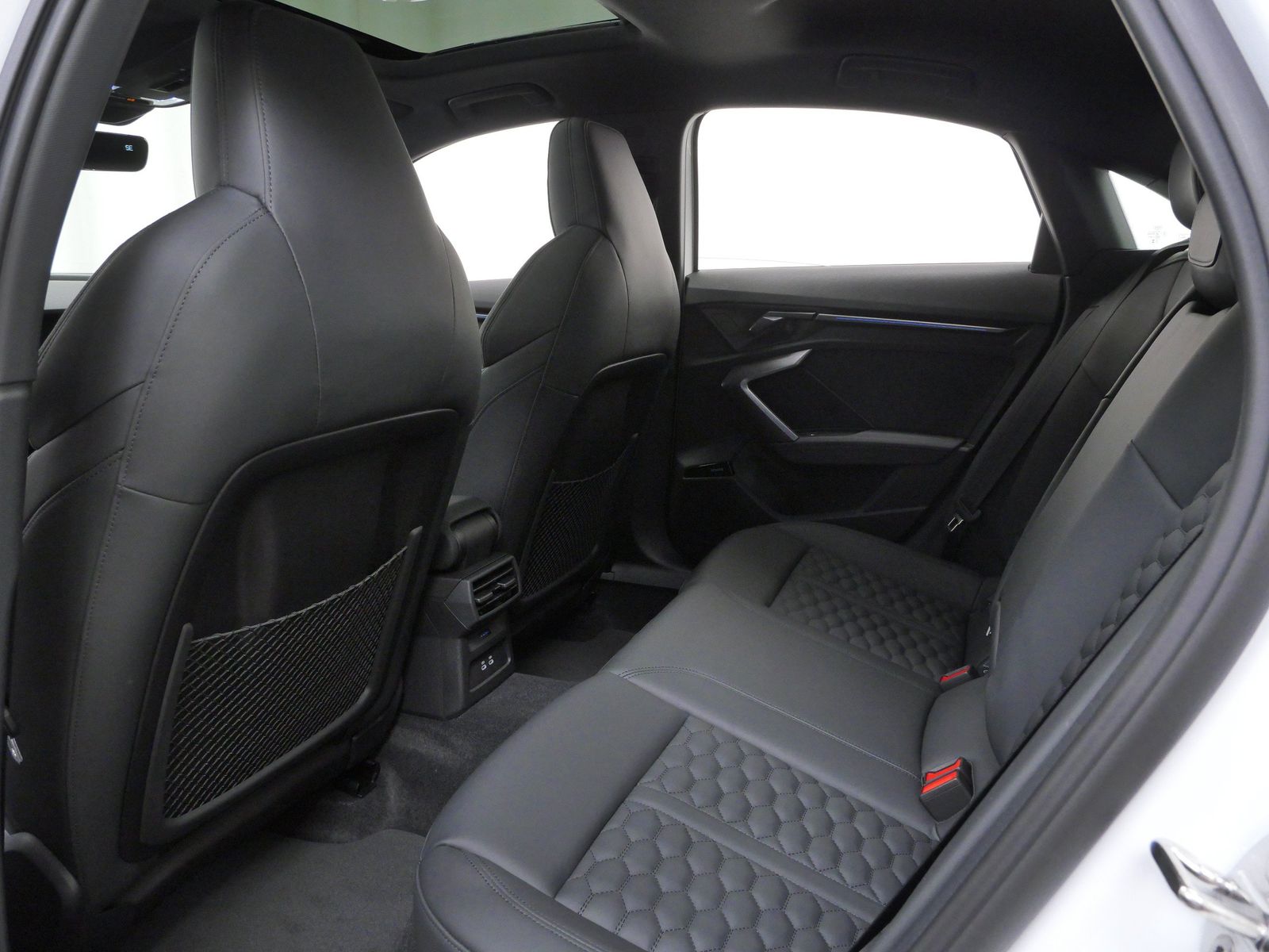 Thumbnail: 2026 Audi RS 3 - 13