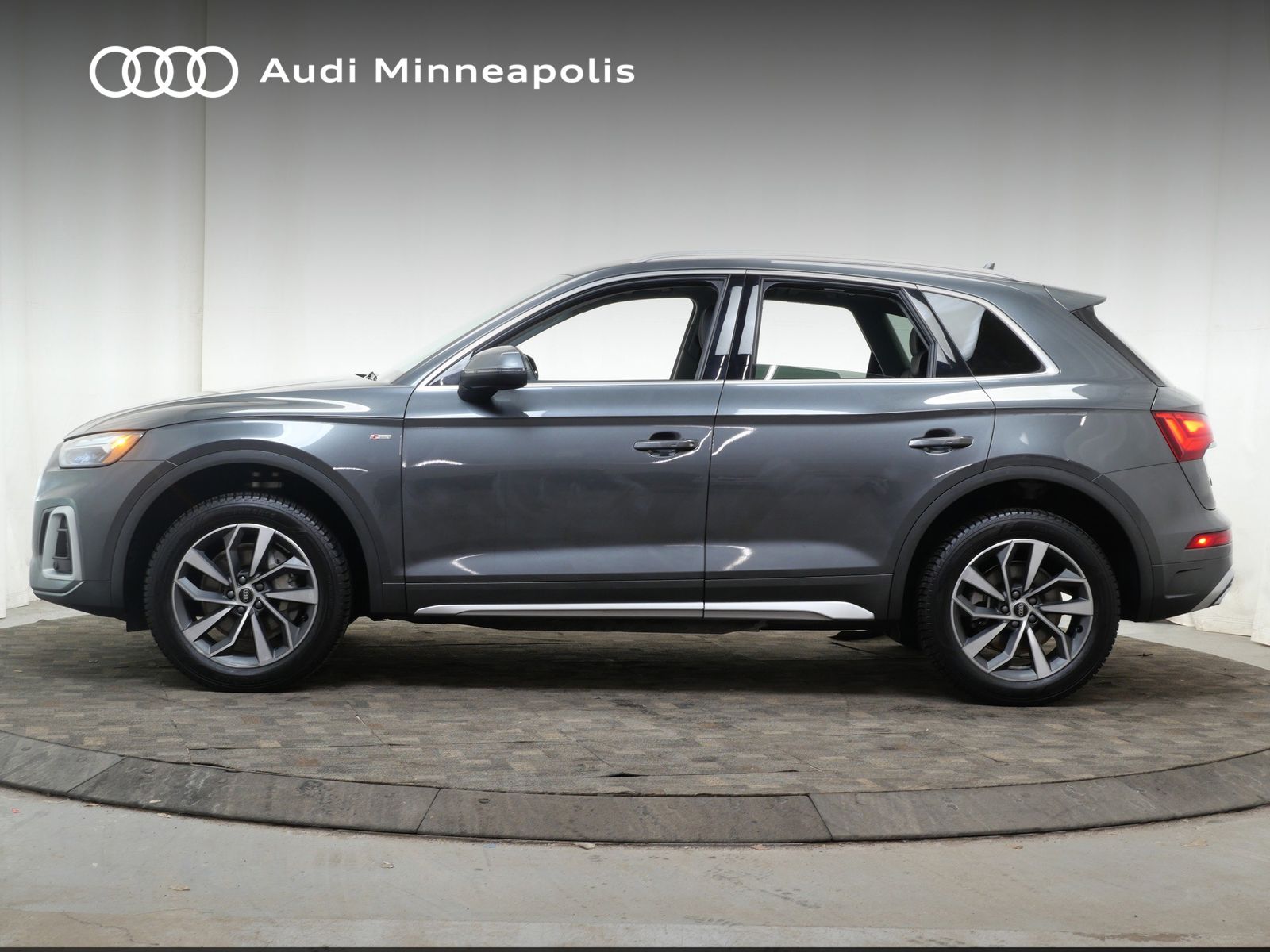 Thumbnail: 2023 Audi Q5 - 3