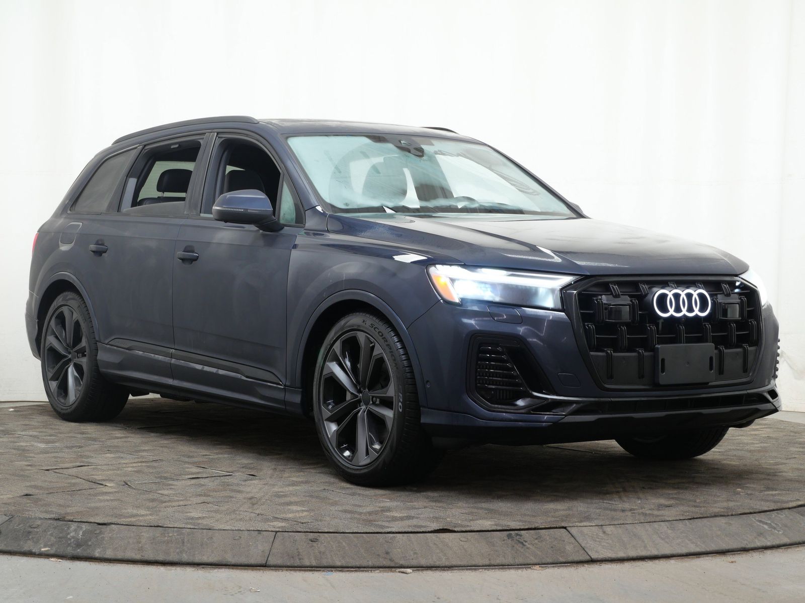 Thumbnail: 2026 Audi Q7 - 8