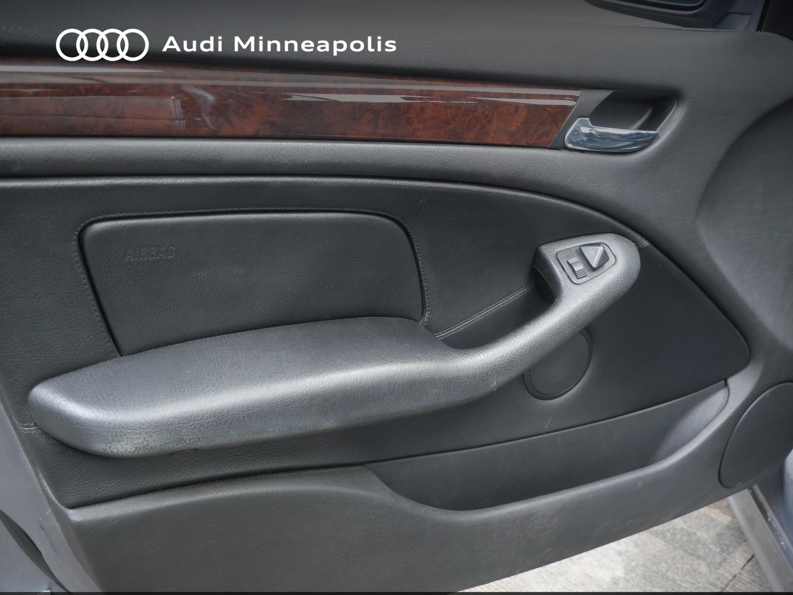 Thumbnail: 2003 BMW 3 Series - 10