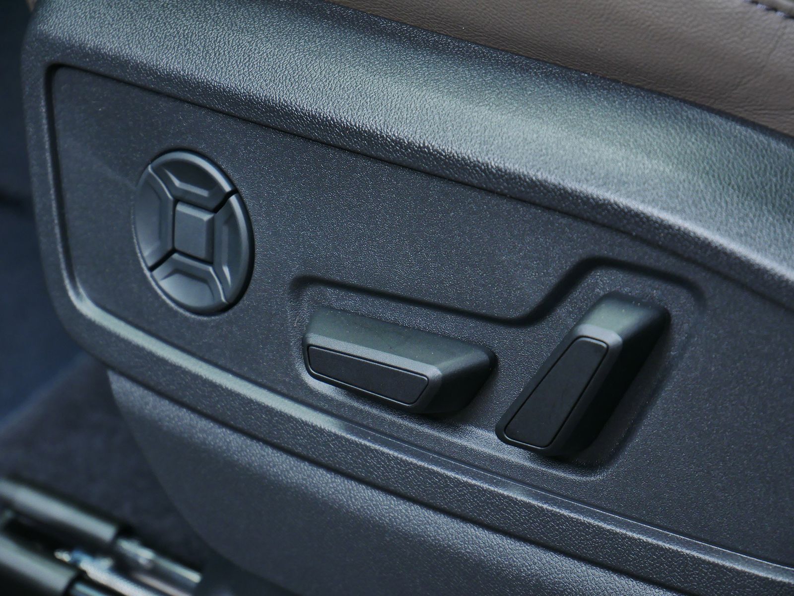 Thumbnail: 2025 Audi Q5 - 11