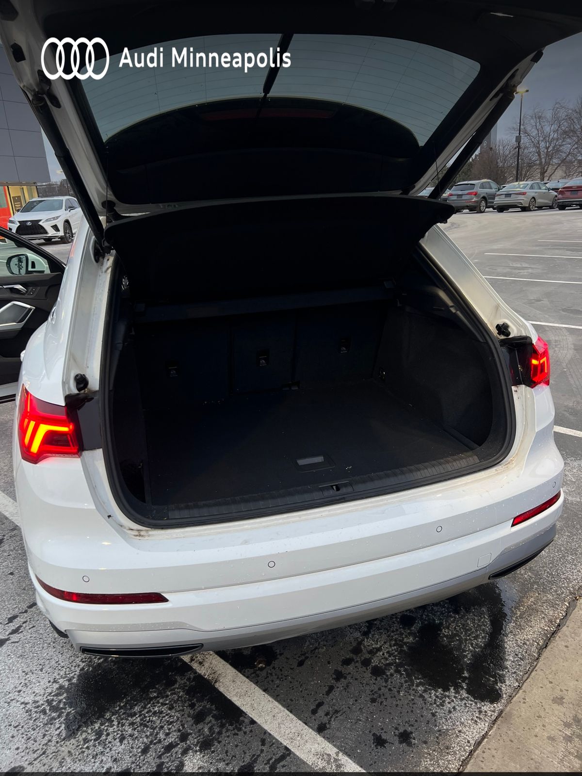 Thumbnail: 2019 Audi Q3 - 19