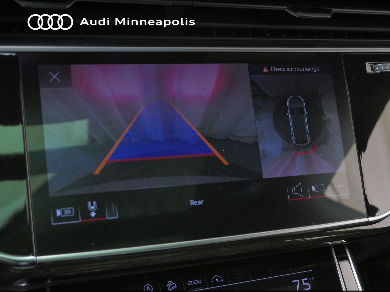 Thumbnail: 2023 Audi Q8 - 32
