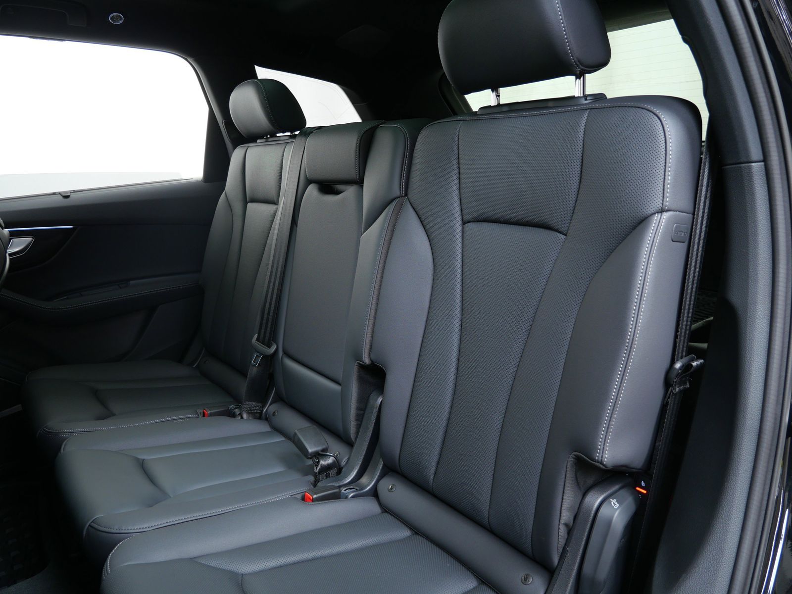 Thumbnail: 2026 Audi Q7 - 12