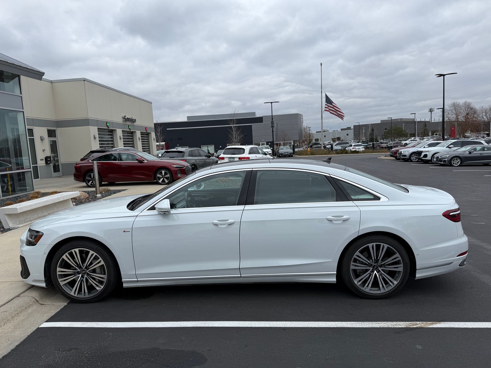 Thumbnail: 2022 Audi A8 - 8