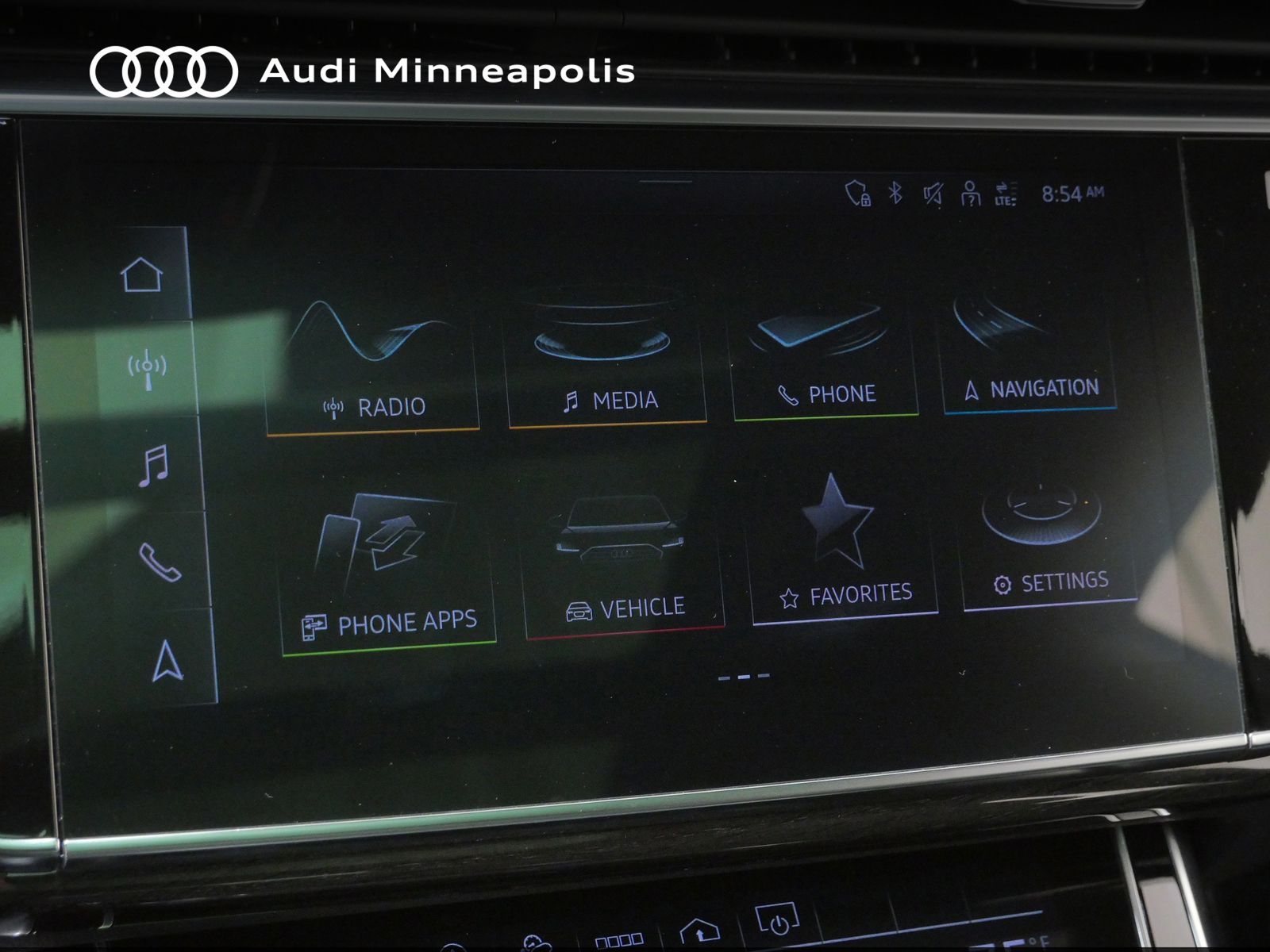 Thumbnail: 2023 Audi Q8 - 26