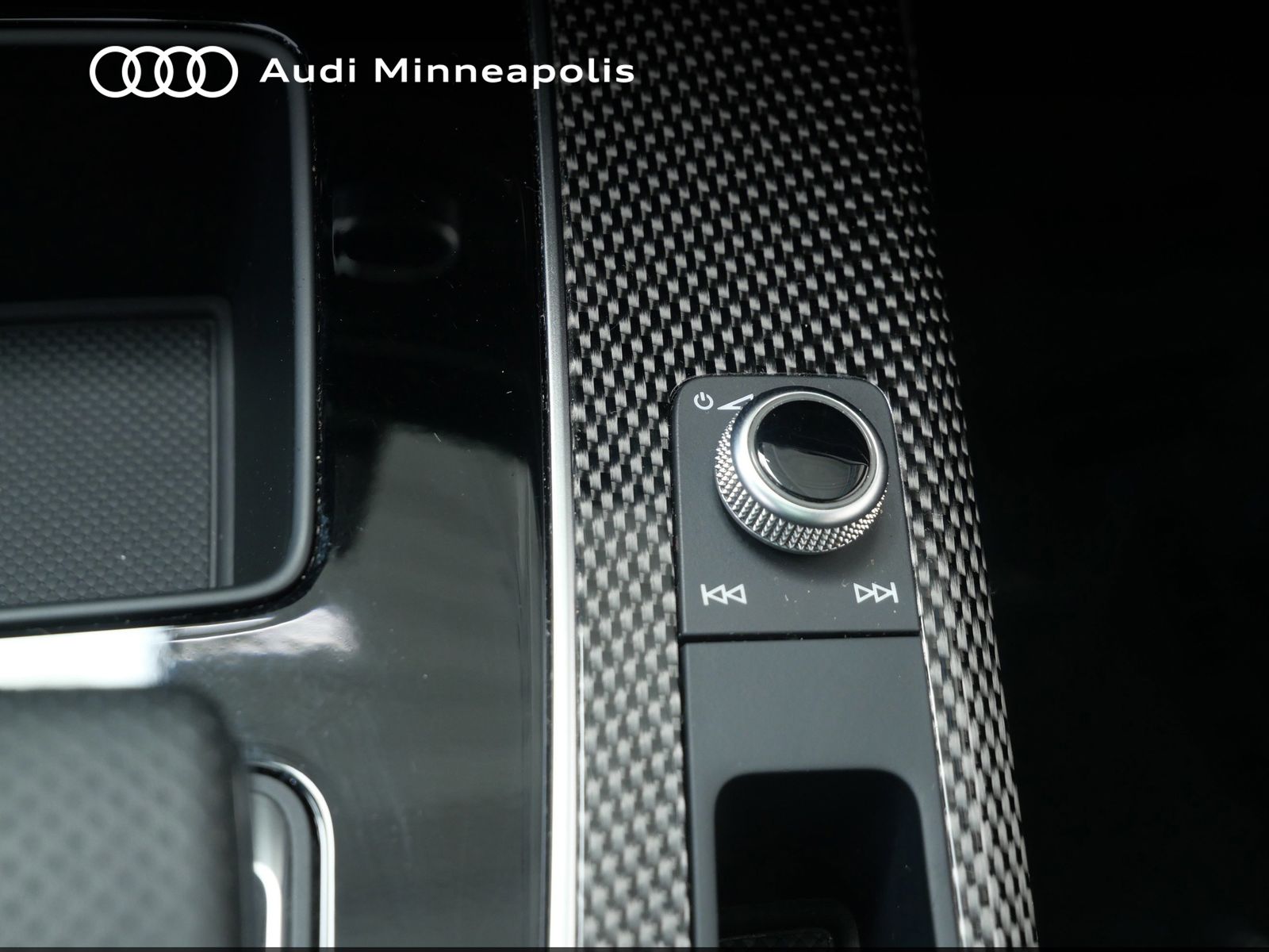 Thumbnail: 2023 Audi SQ5 - 24