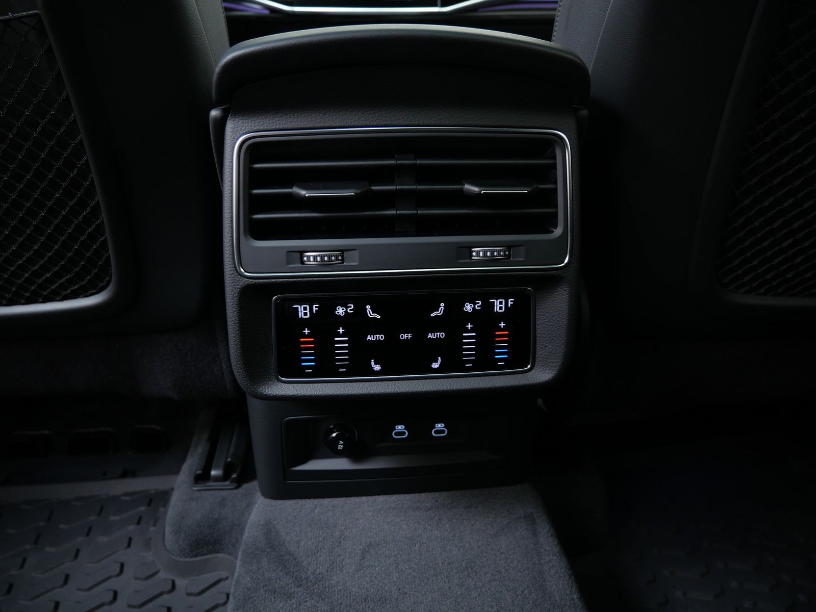 Thumbnail: 2026 Audi Q8 - 14