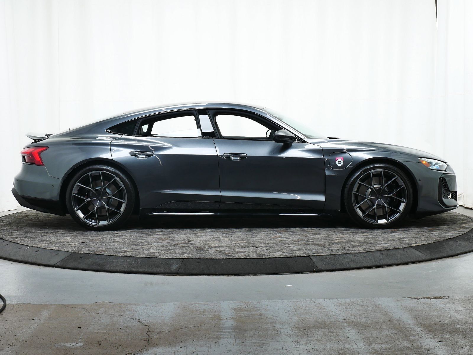 Thumbnail: 2025 Audi RS e-tron GT - 7
