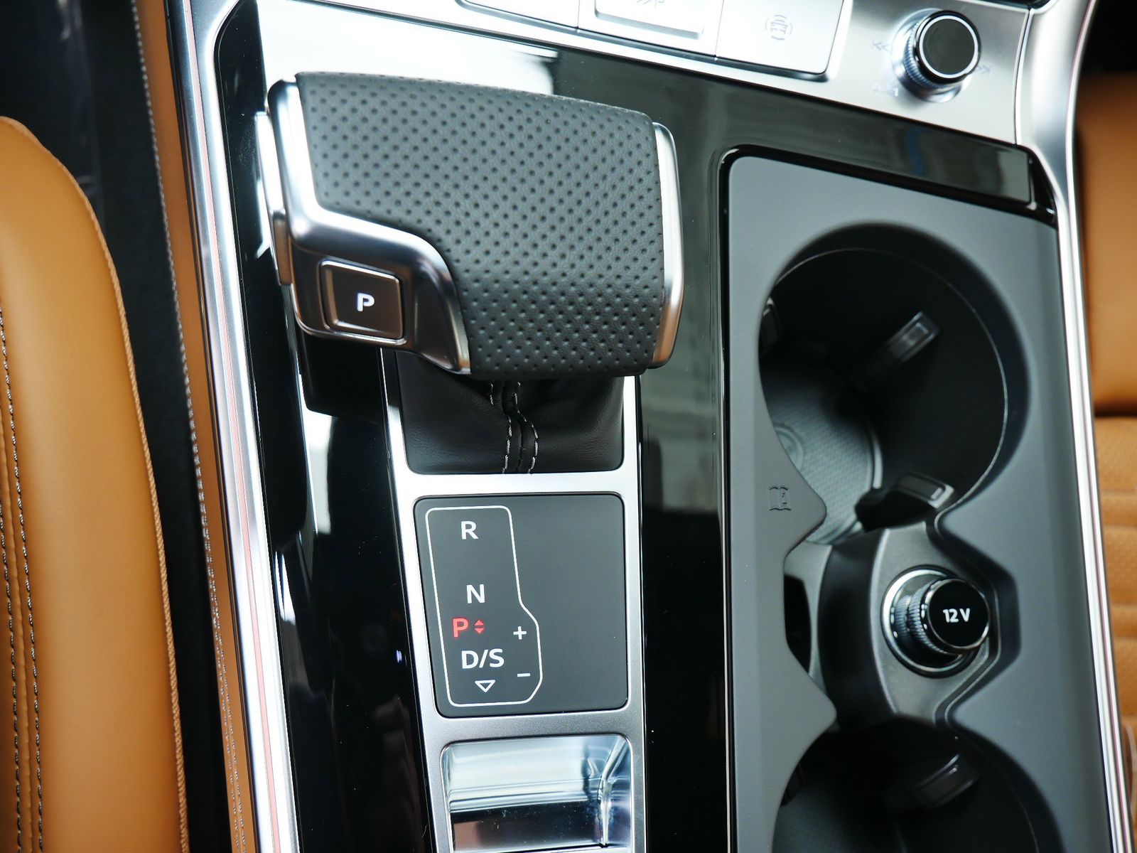 Thumbnail: 2026 Audi RS 6 - 20