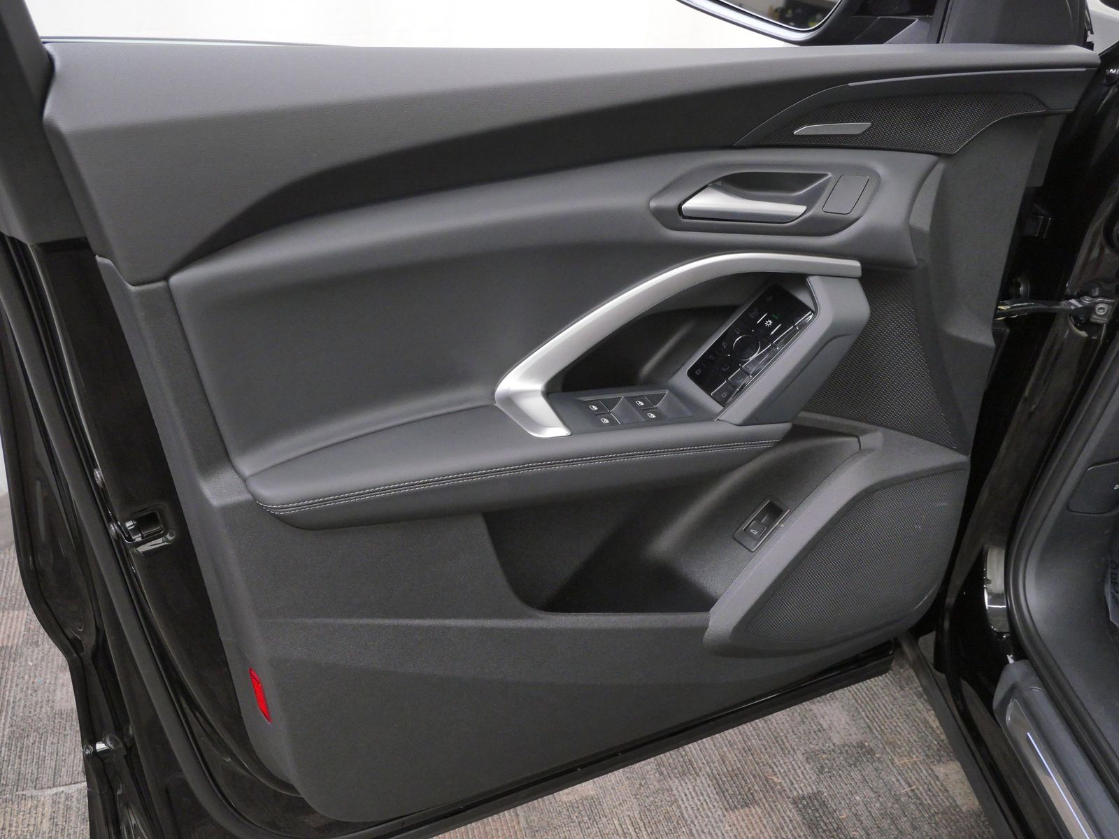 Thumbnail: 2026 Audi Q5 - 10