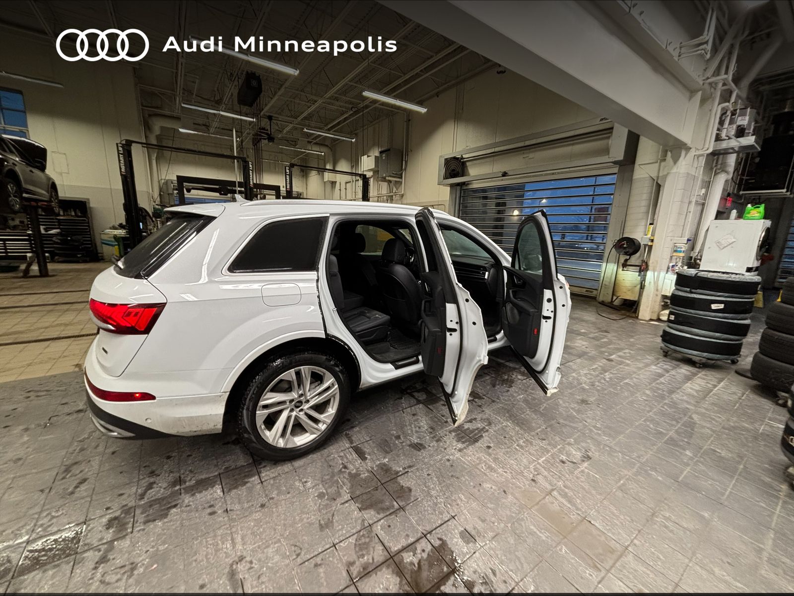 Thumbnail: 2023 Audi Q7 - 18