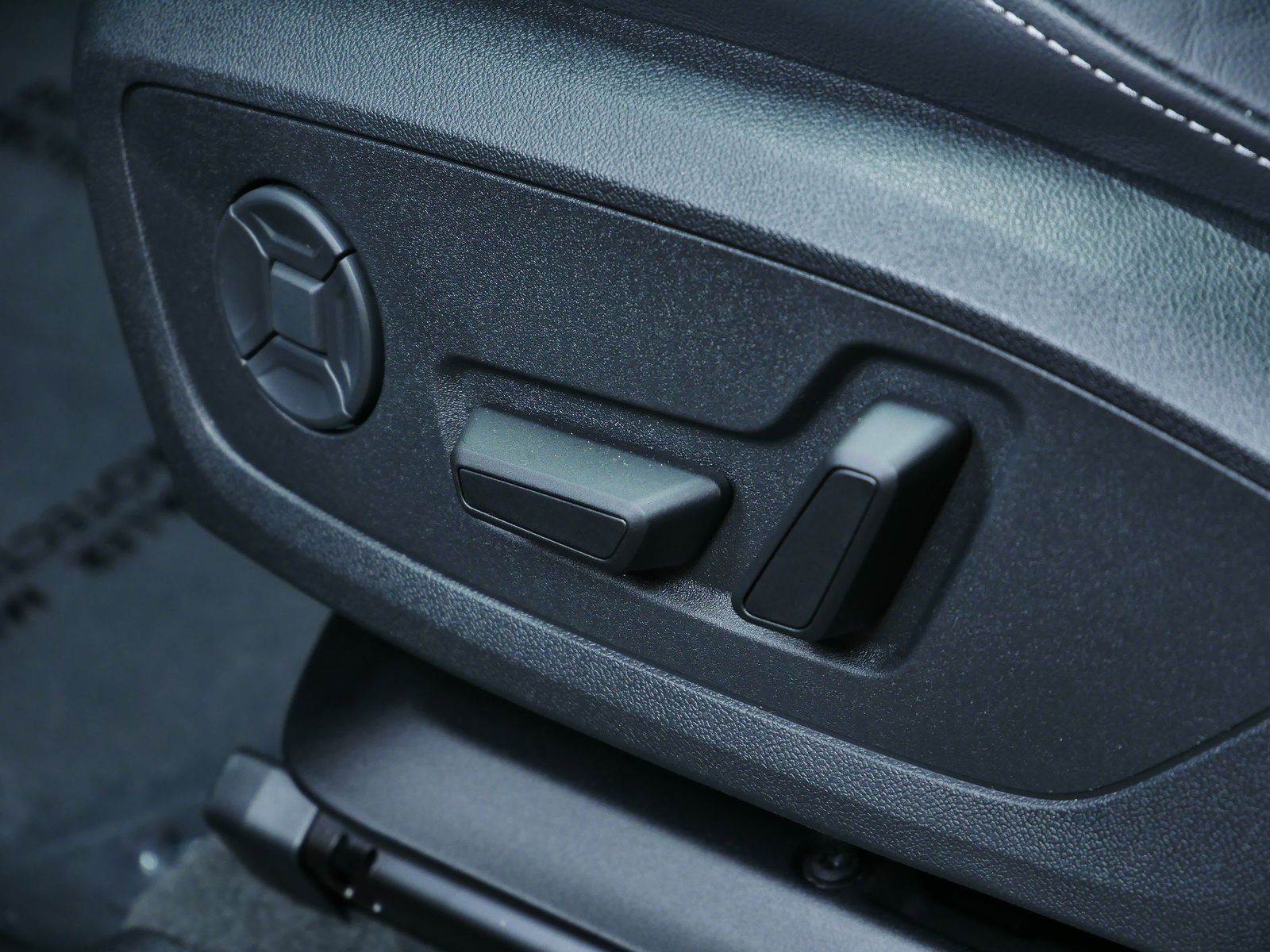 Thumbnail: 2025 Audi Q3 - 11