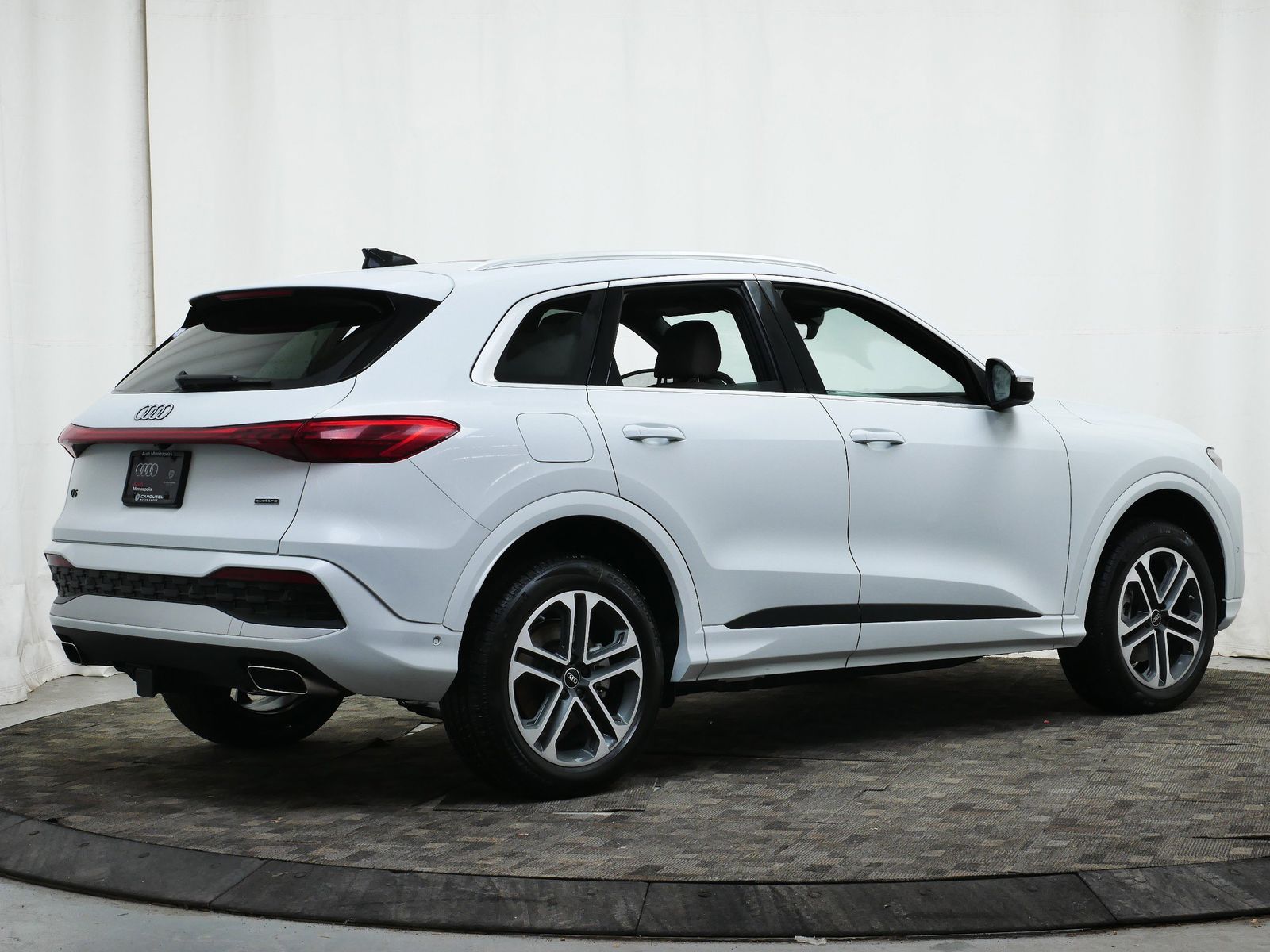 Thumbnail: 2025 Audi Q5 - 6