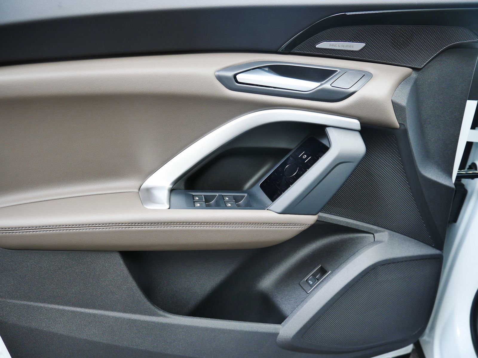 Thumbnail: 2025 Audi Q5 - 10