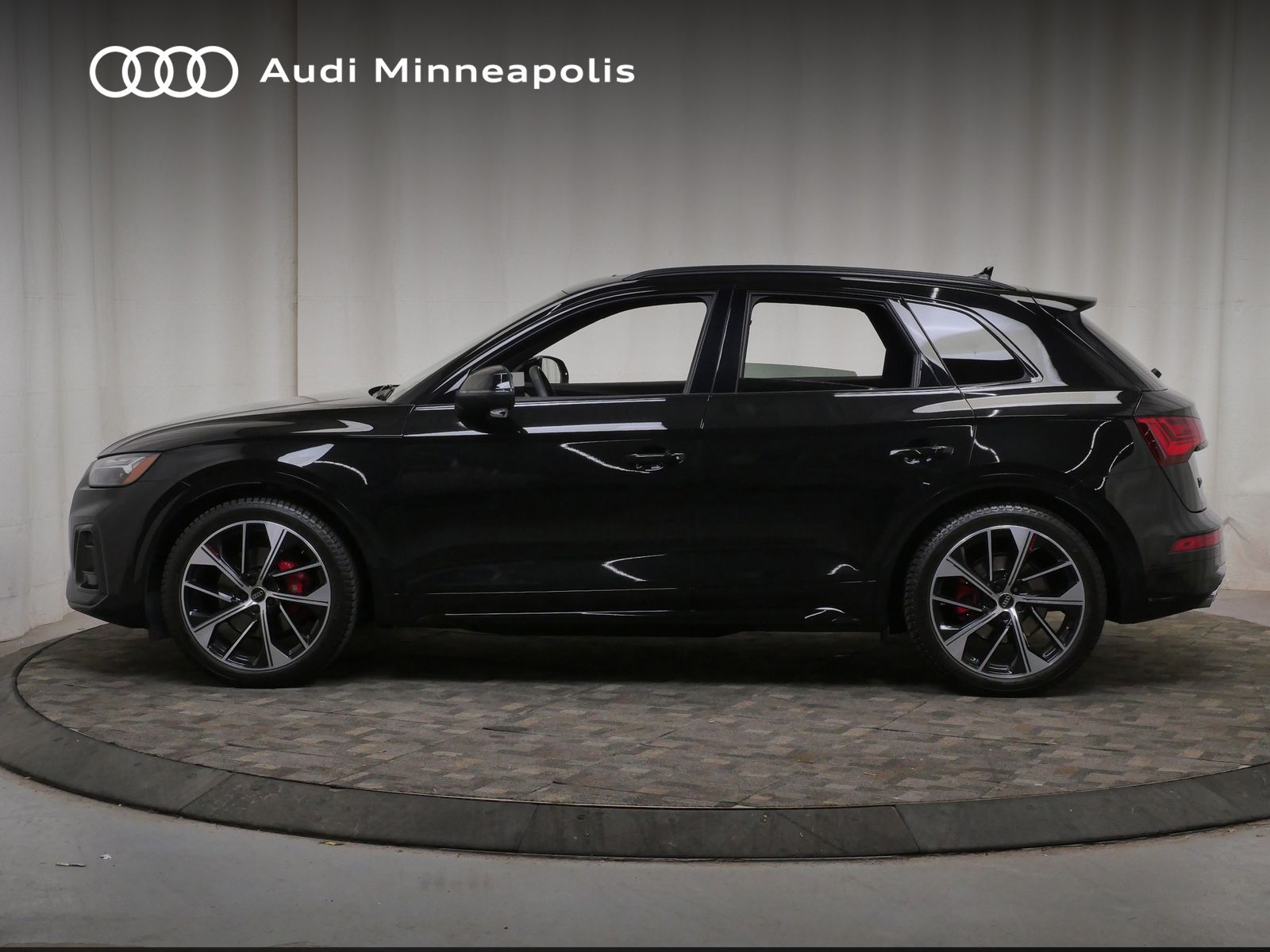 Thumbnail: 2023 Audi SQ5 - 3