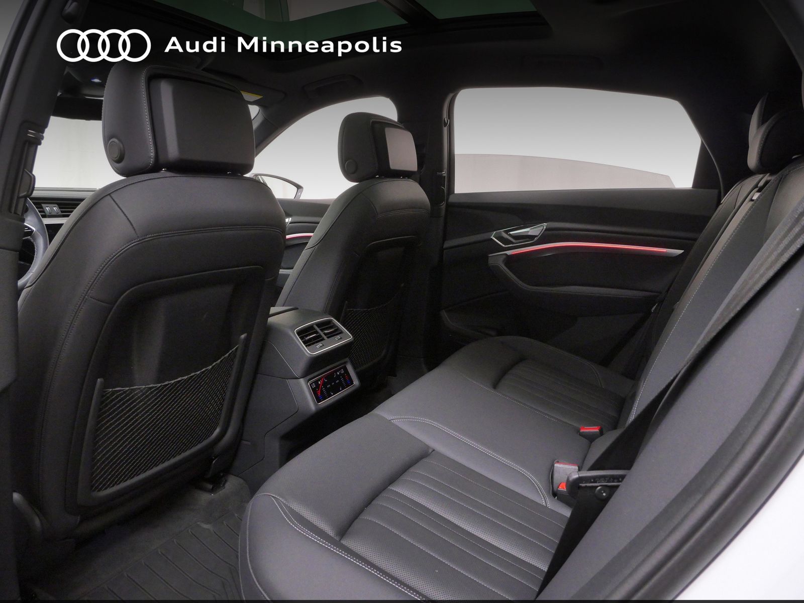 Thumbnail: 2024 Audi Q8 e-tron - 15