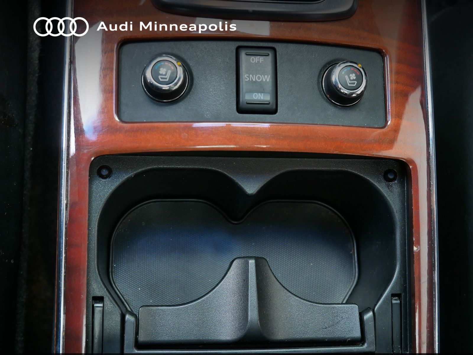 Thumbnail: 2015 INFINITI QX70 - 25