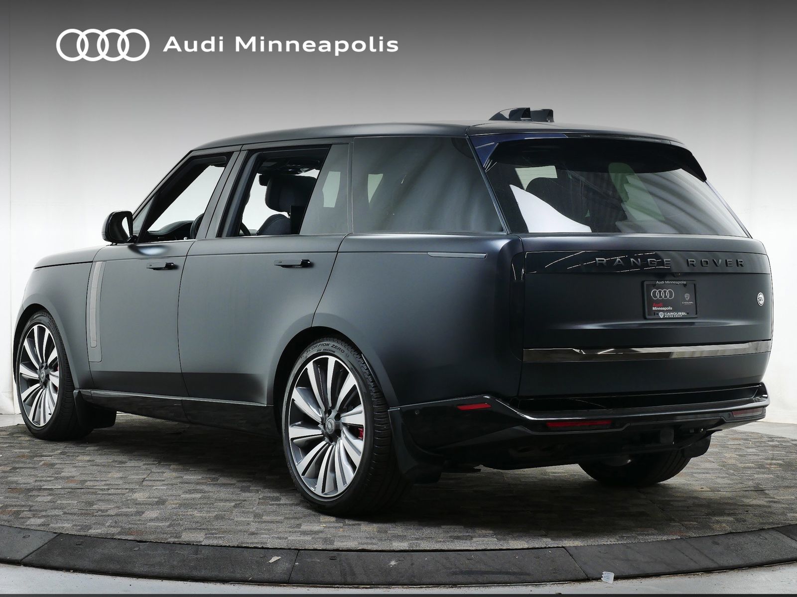 Thumbnail: 2023 Land Rover Range Rover - 4