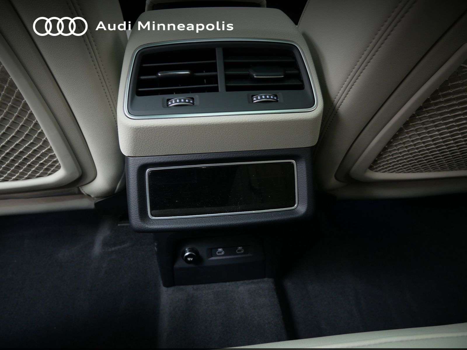 Thumbnail: 2024 Audi Q8 e-tron - 17