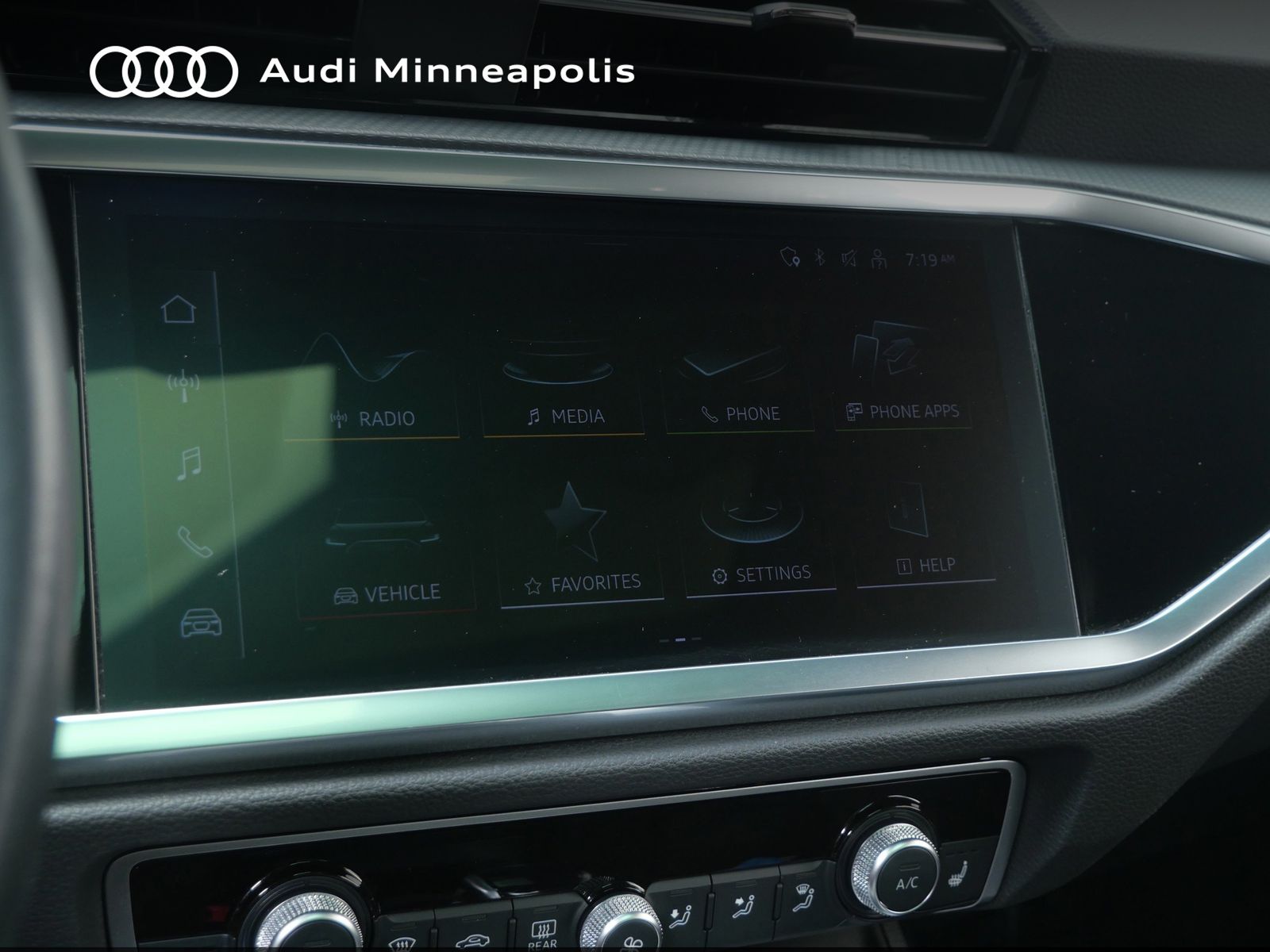 Thumbnail: 2023 Audi Q3 - 27
