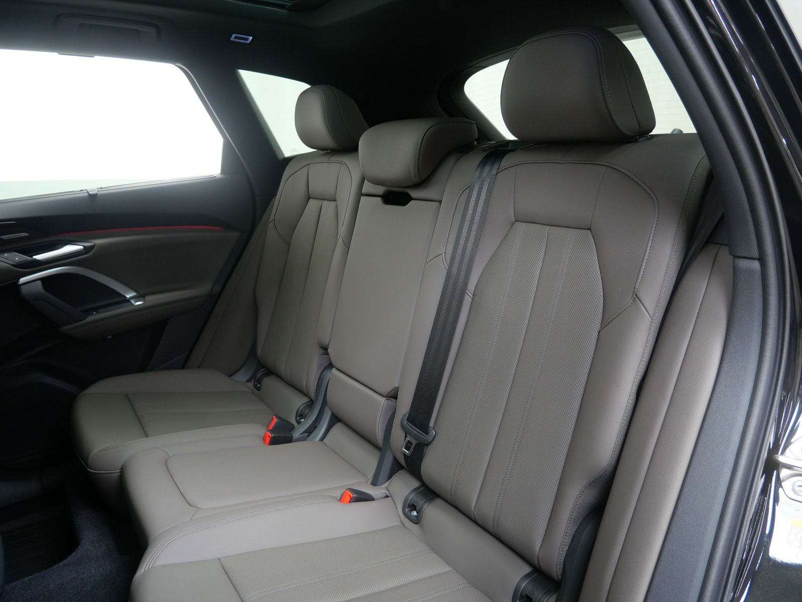 Thumbnail: 2025 Audi Q5 - 13