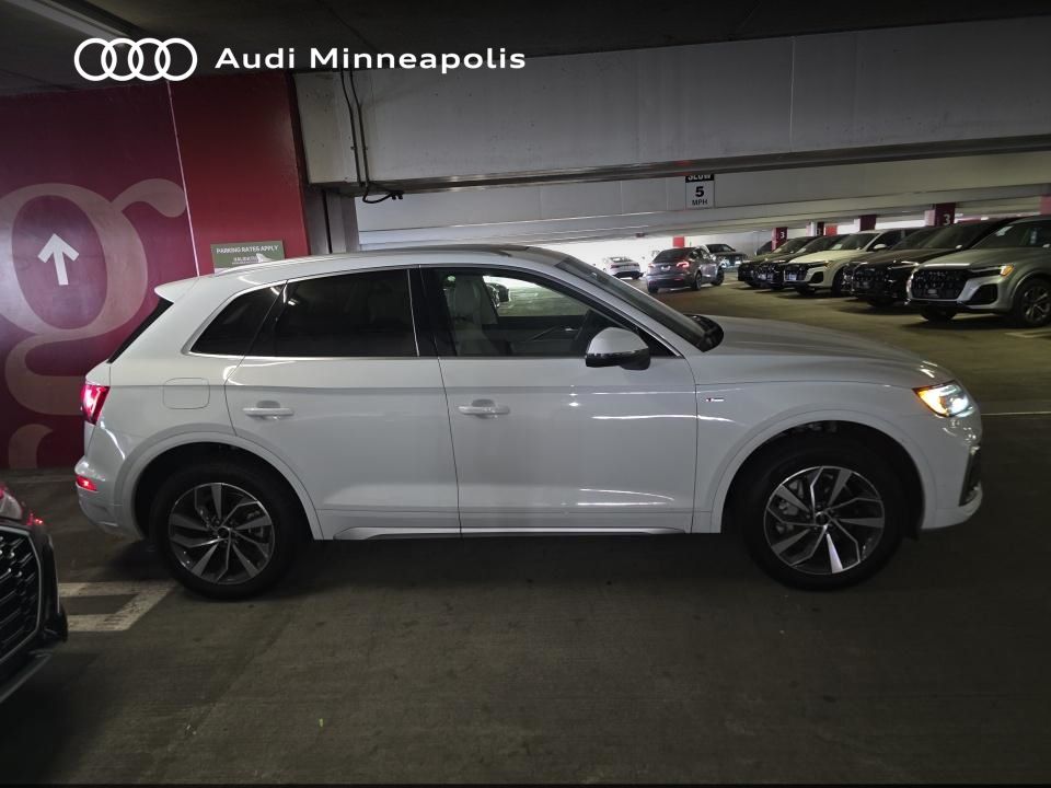 Thumbnail: 2023 Audi Q5 - 6