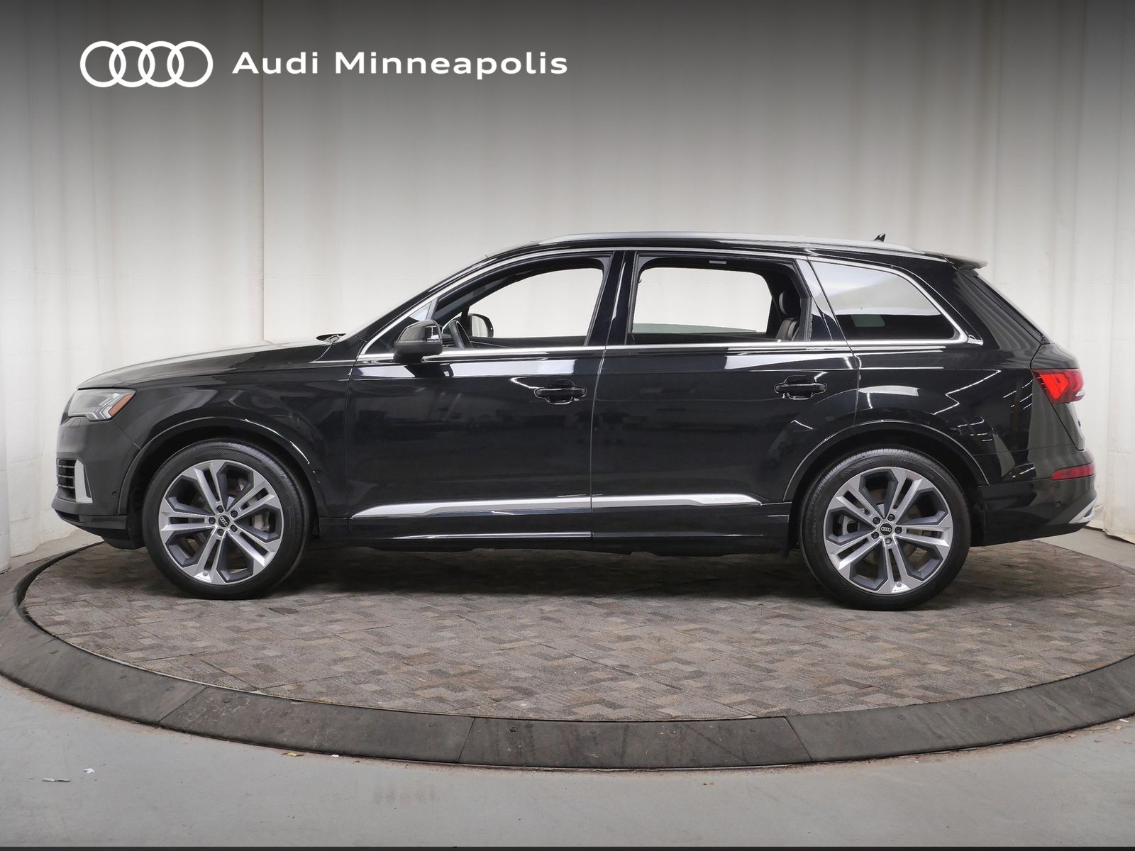 Thumbnail: 2023 Audi Q7 - 3