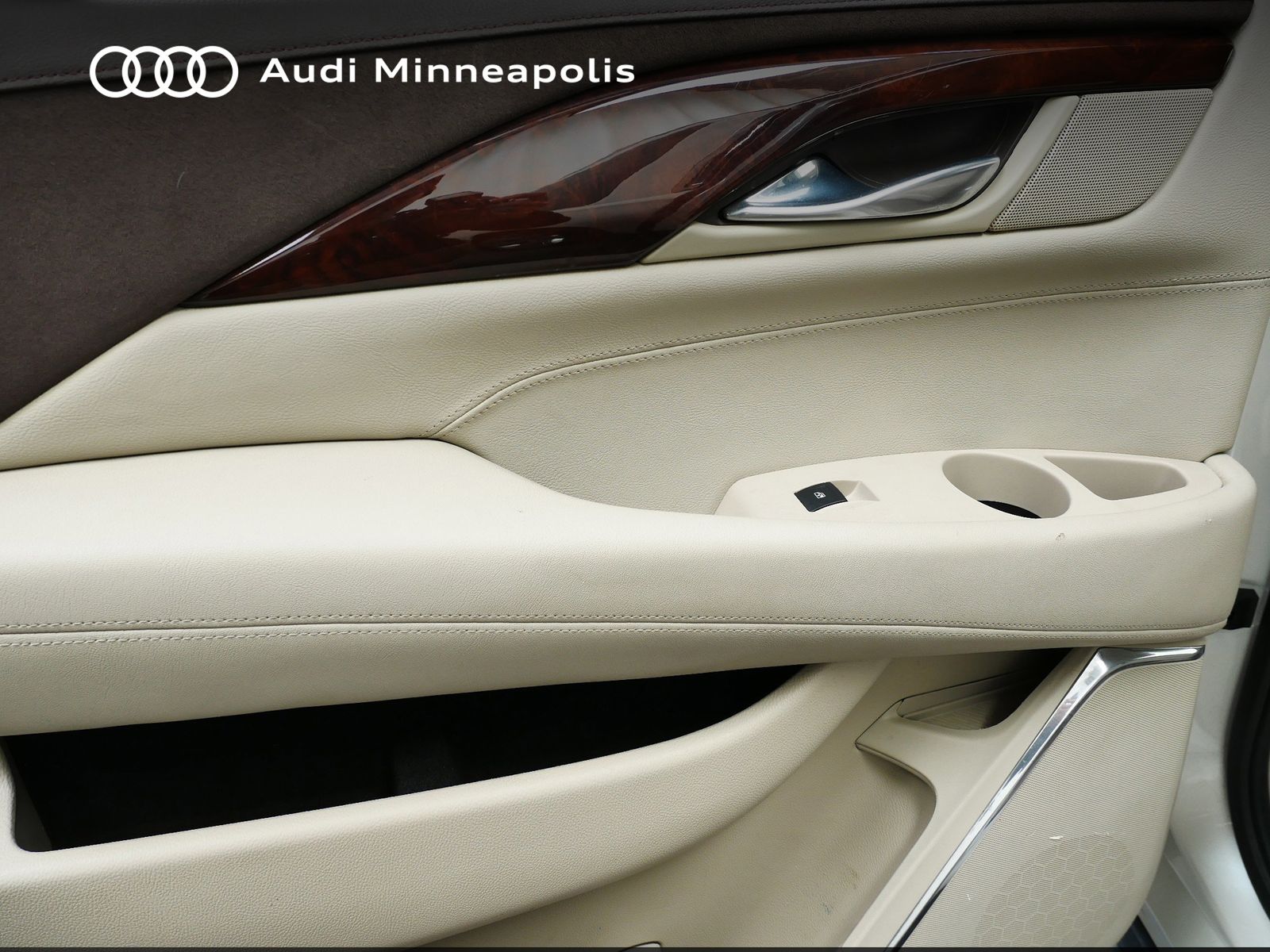 2015 Cadillac Escalade ESV Luxury 17