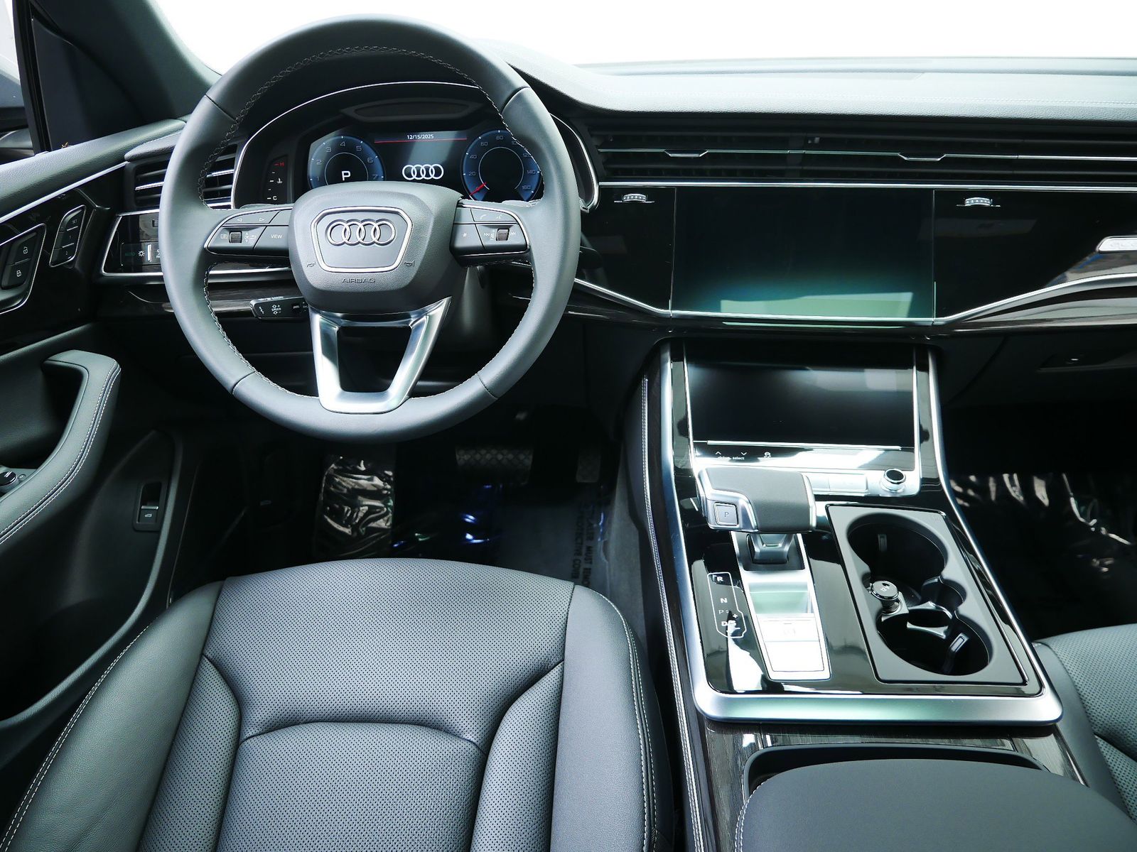 Thumbnail: 2026 Audi Q8 - 12