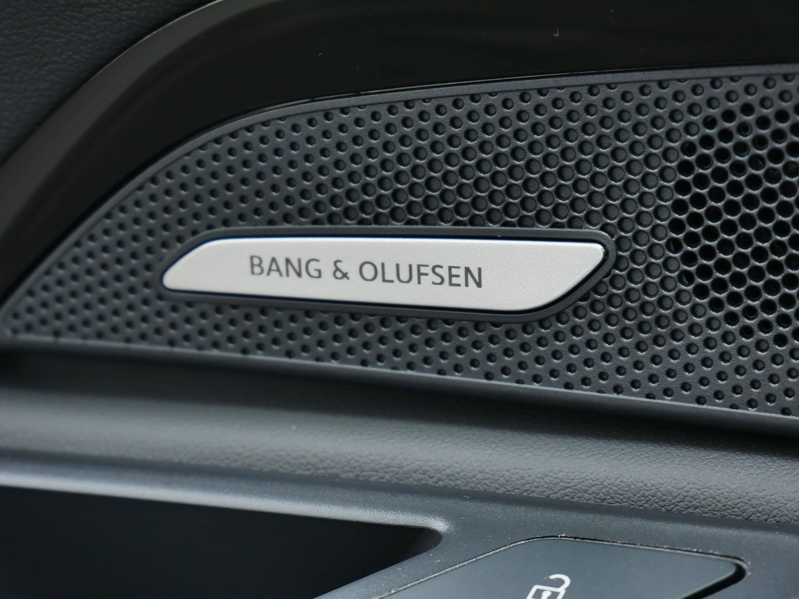 Thumbnail: 2025 Audi Q5 - 15